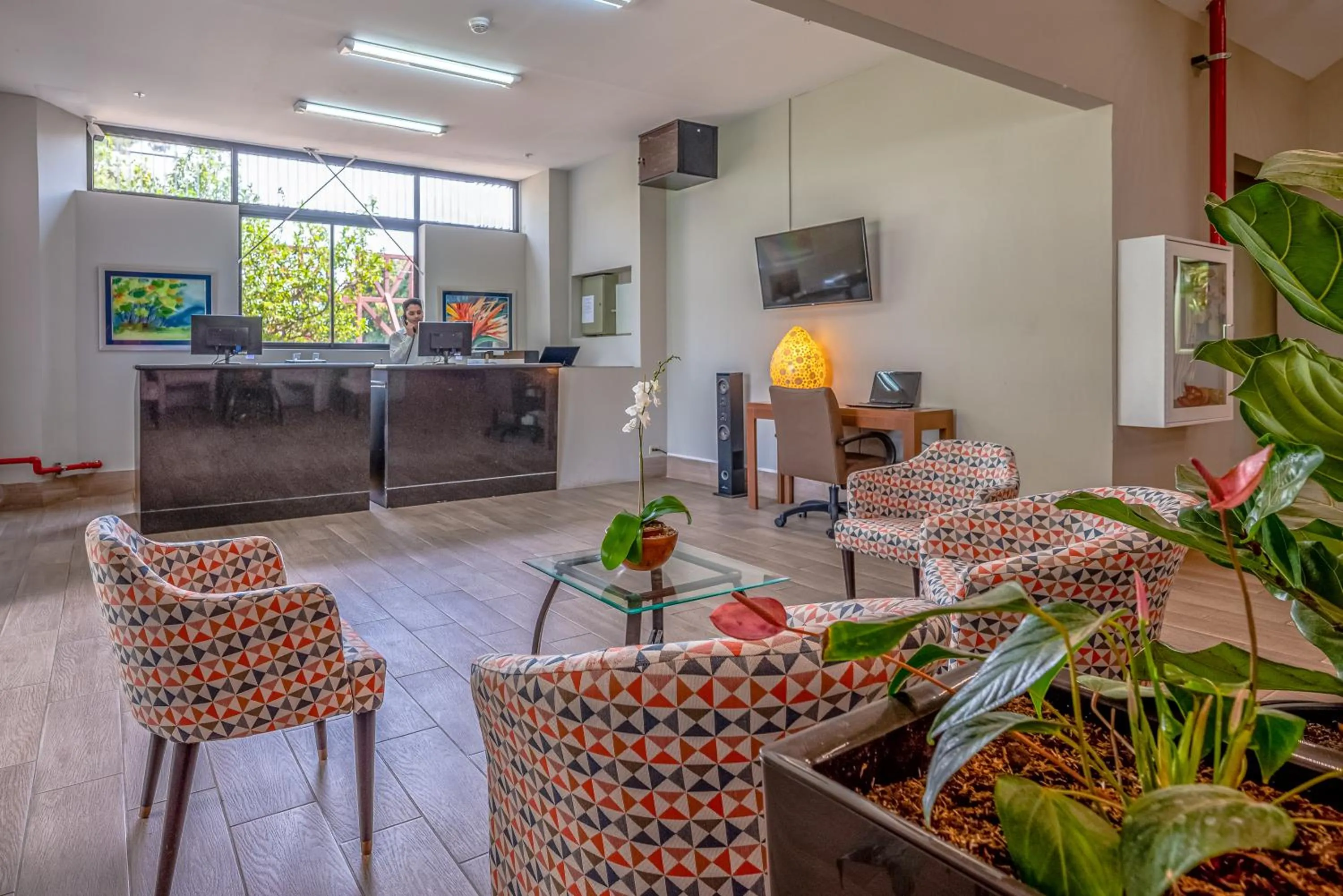 Lobby or reception in Irazú Hotel & Studios