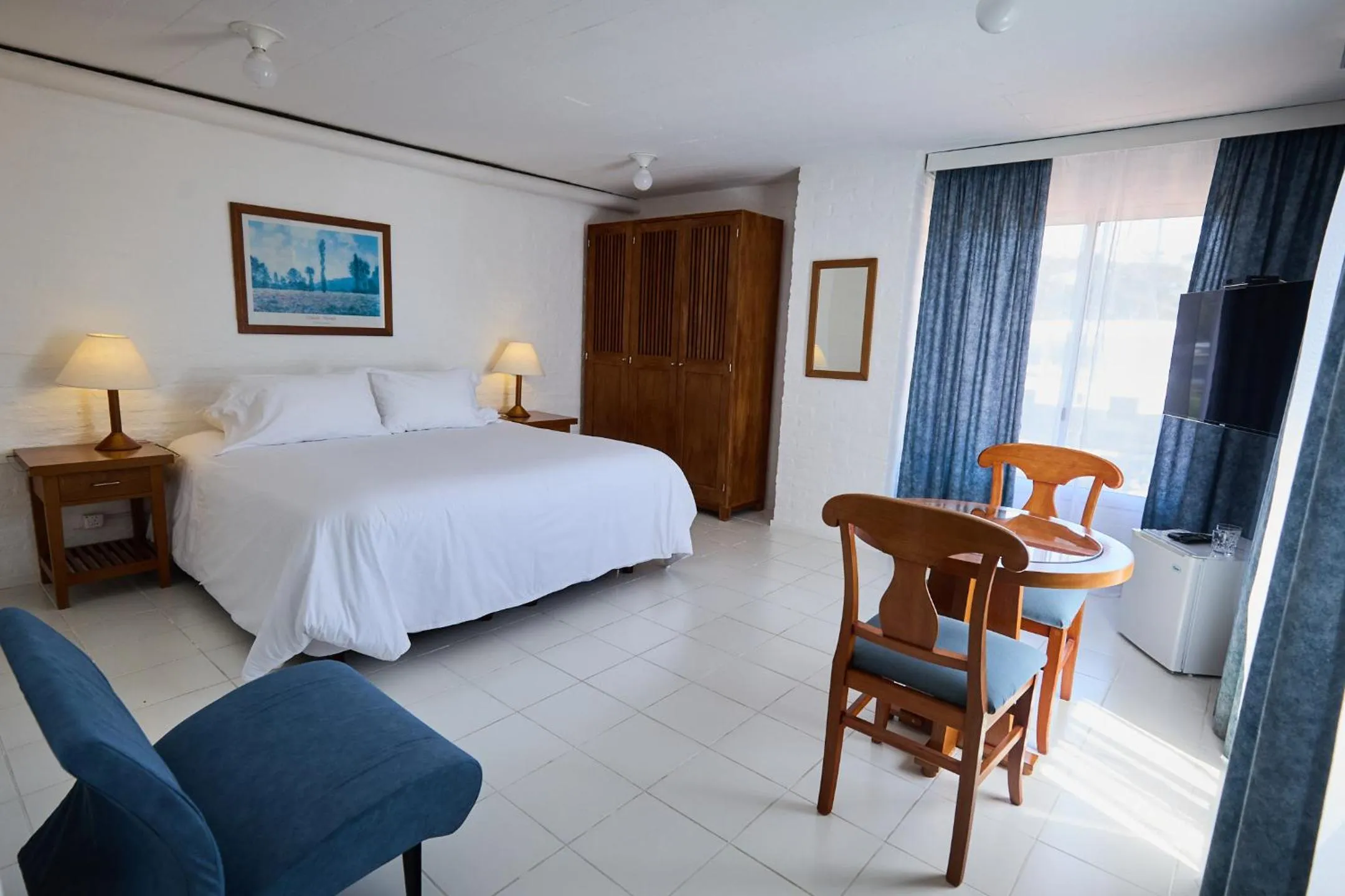 Bed in Hotel Las Olas Resort