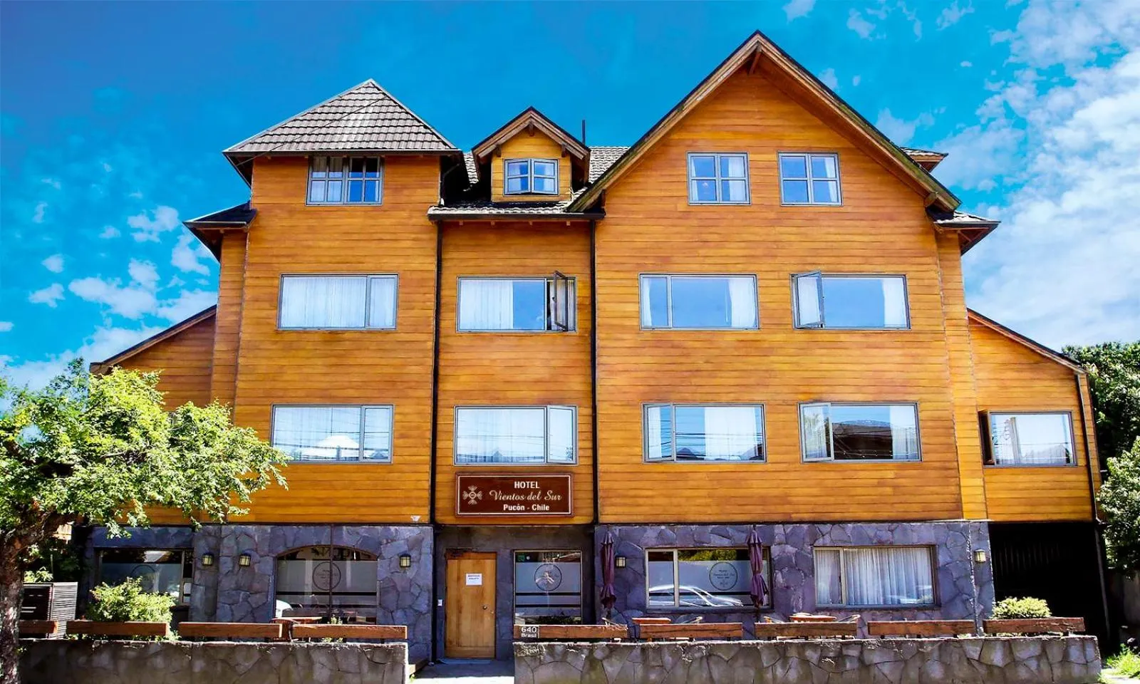 Facade/entrance in Vientos del Sur