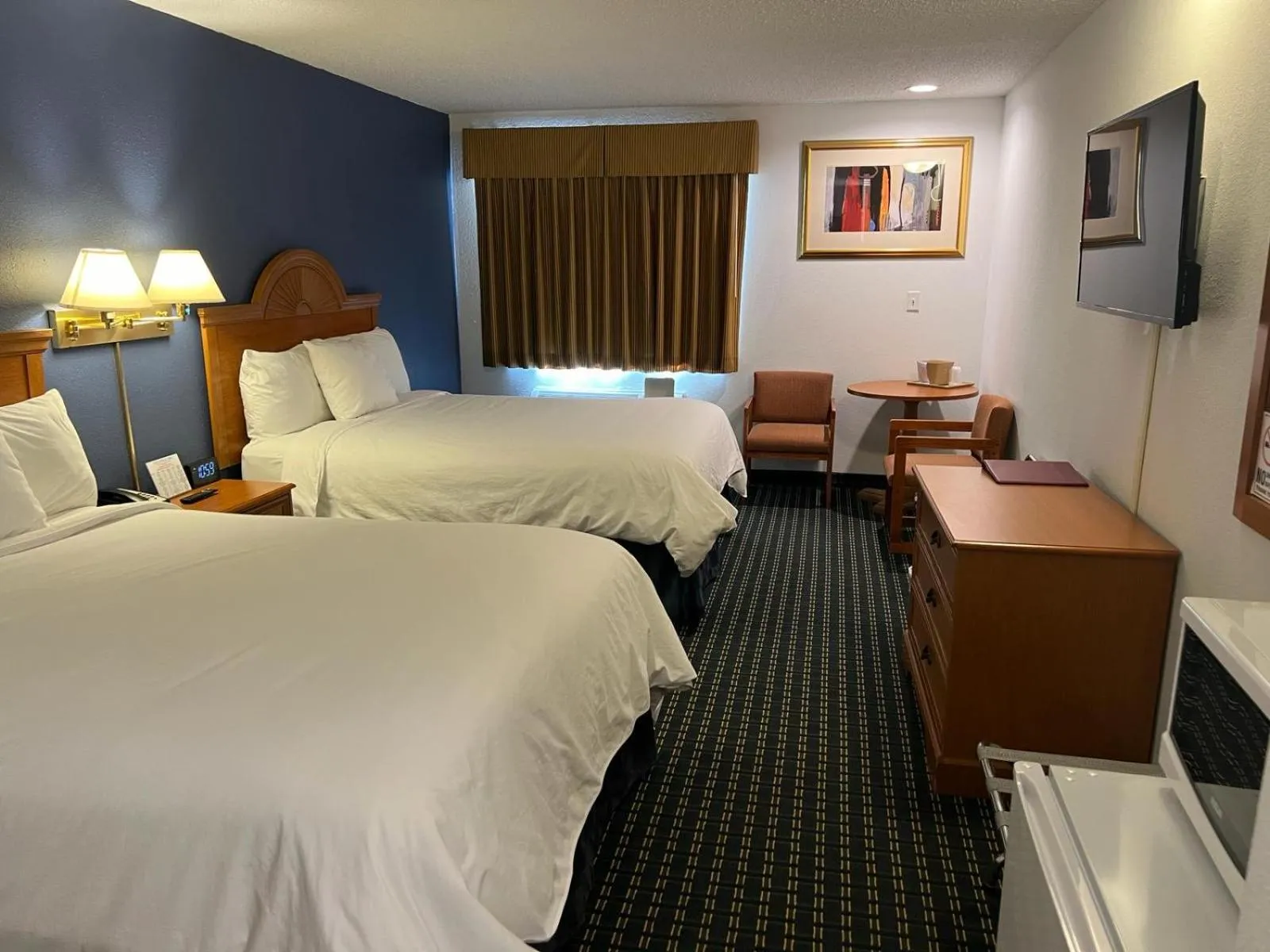 Bedroom, Bed in Columbus Inn