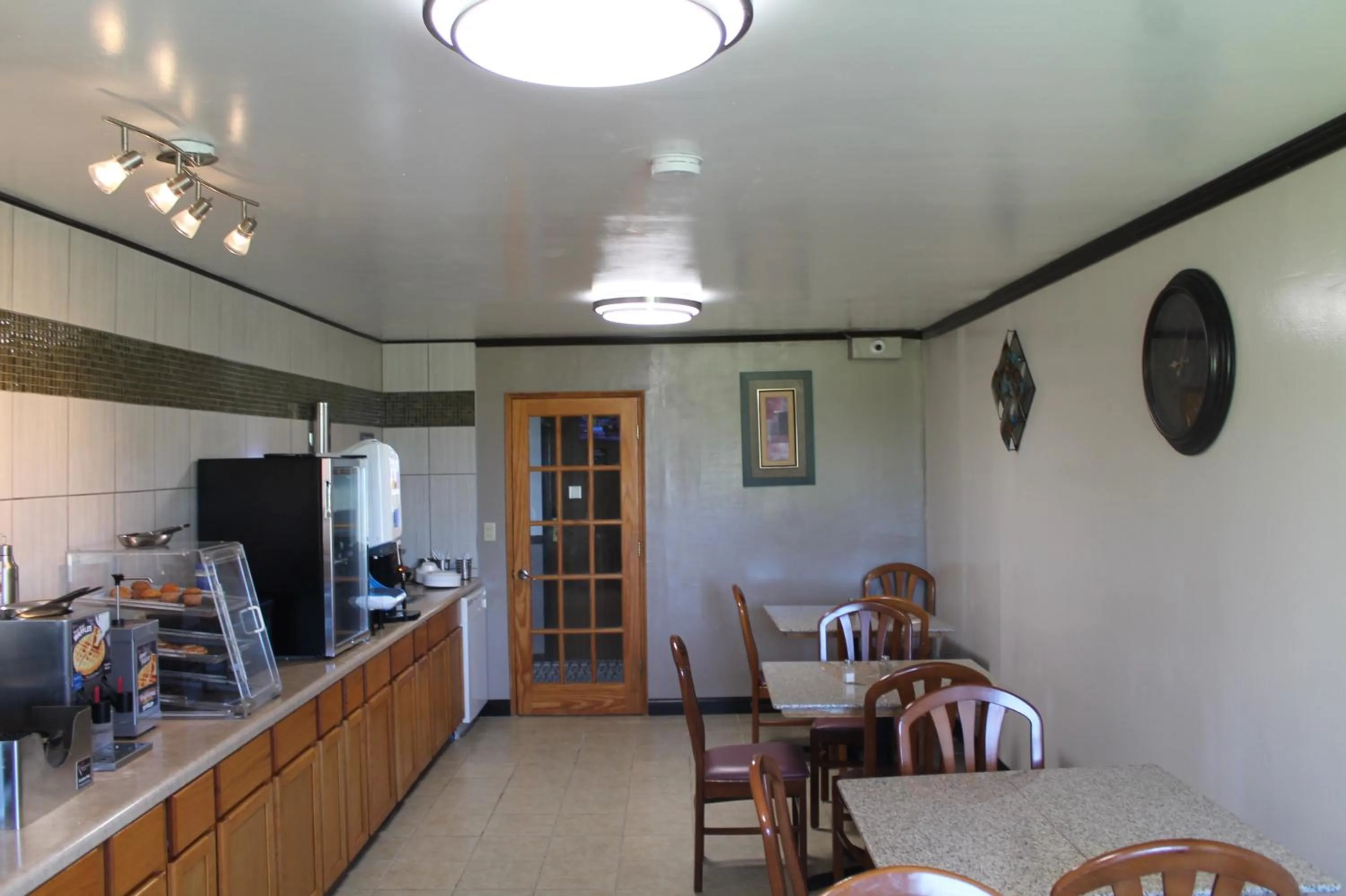 Continental breakfast in Columbus Inn