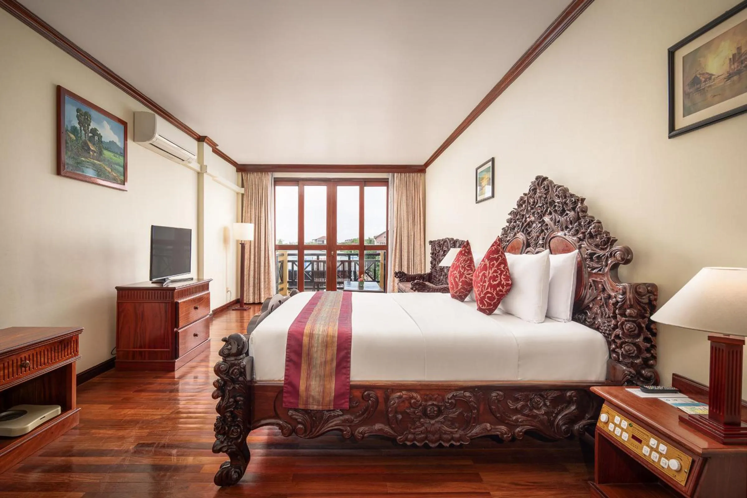 Guests, Bed in Angkor Paradise Hotel