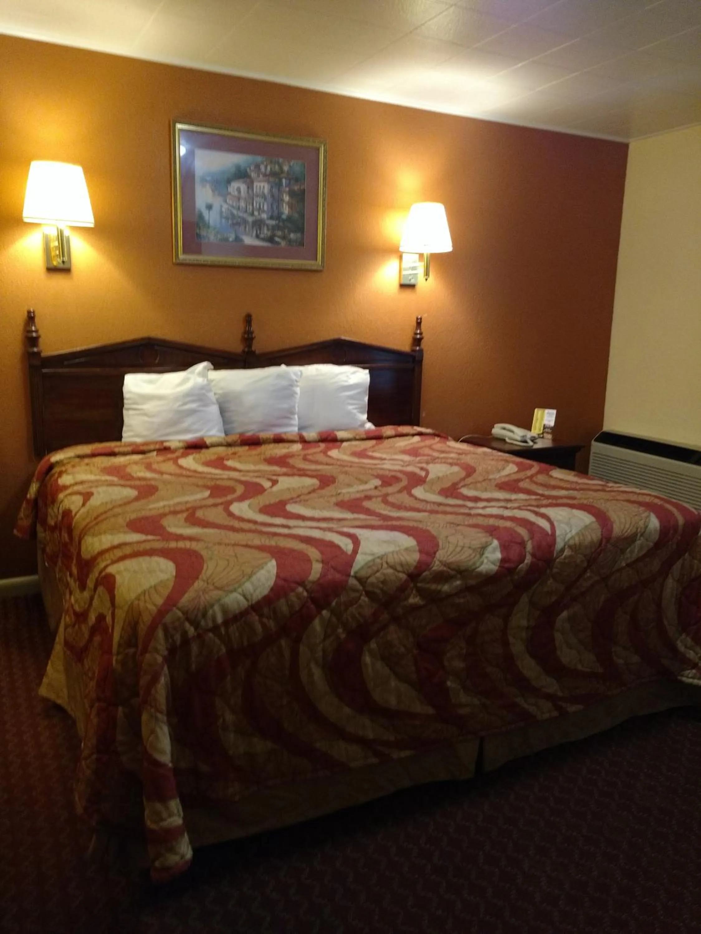 Bed in Mount Vernon Inn