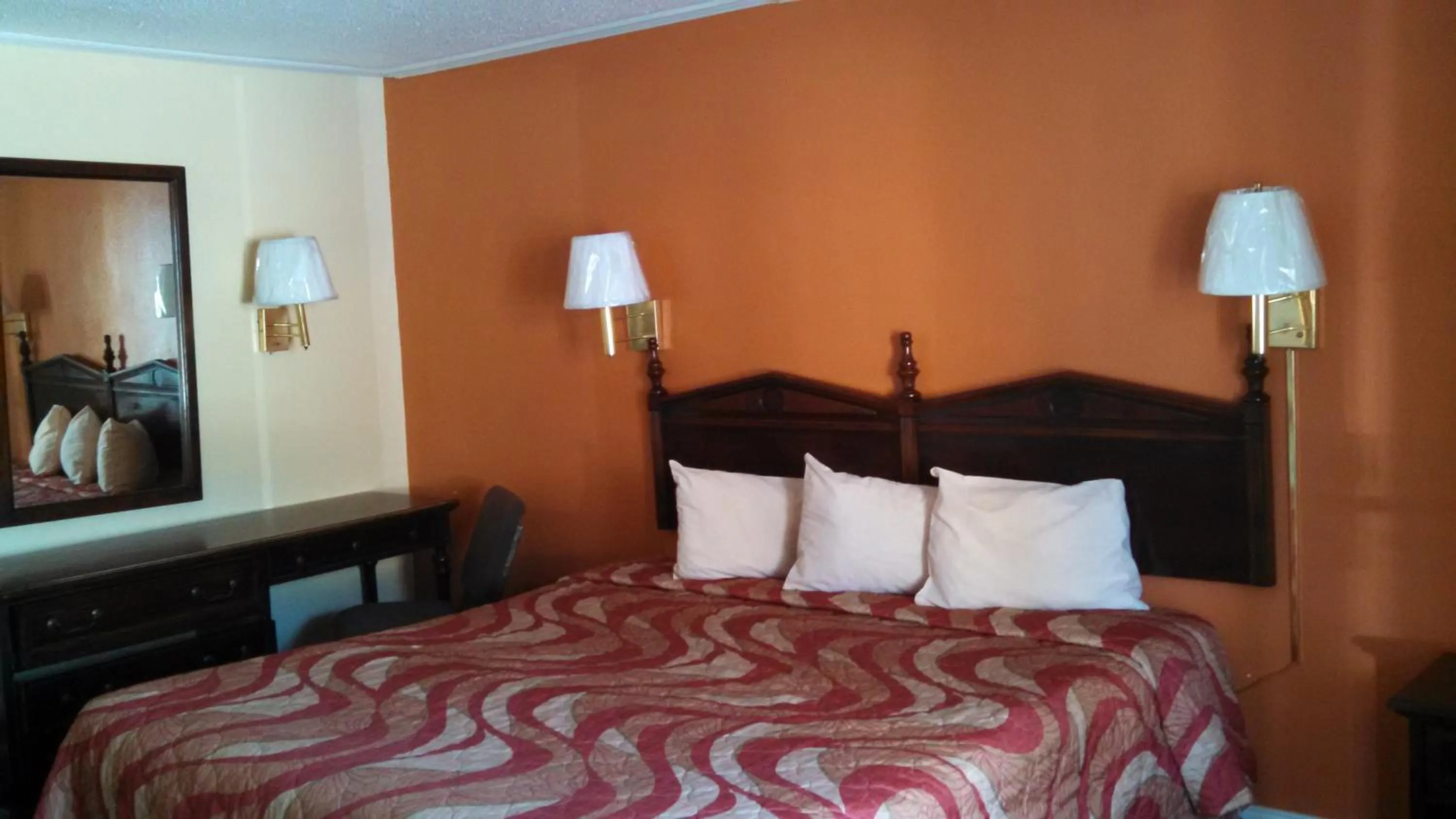 Bed in Mount Vernon Inn