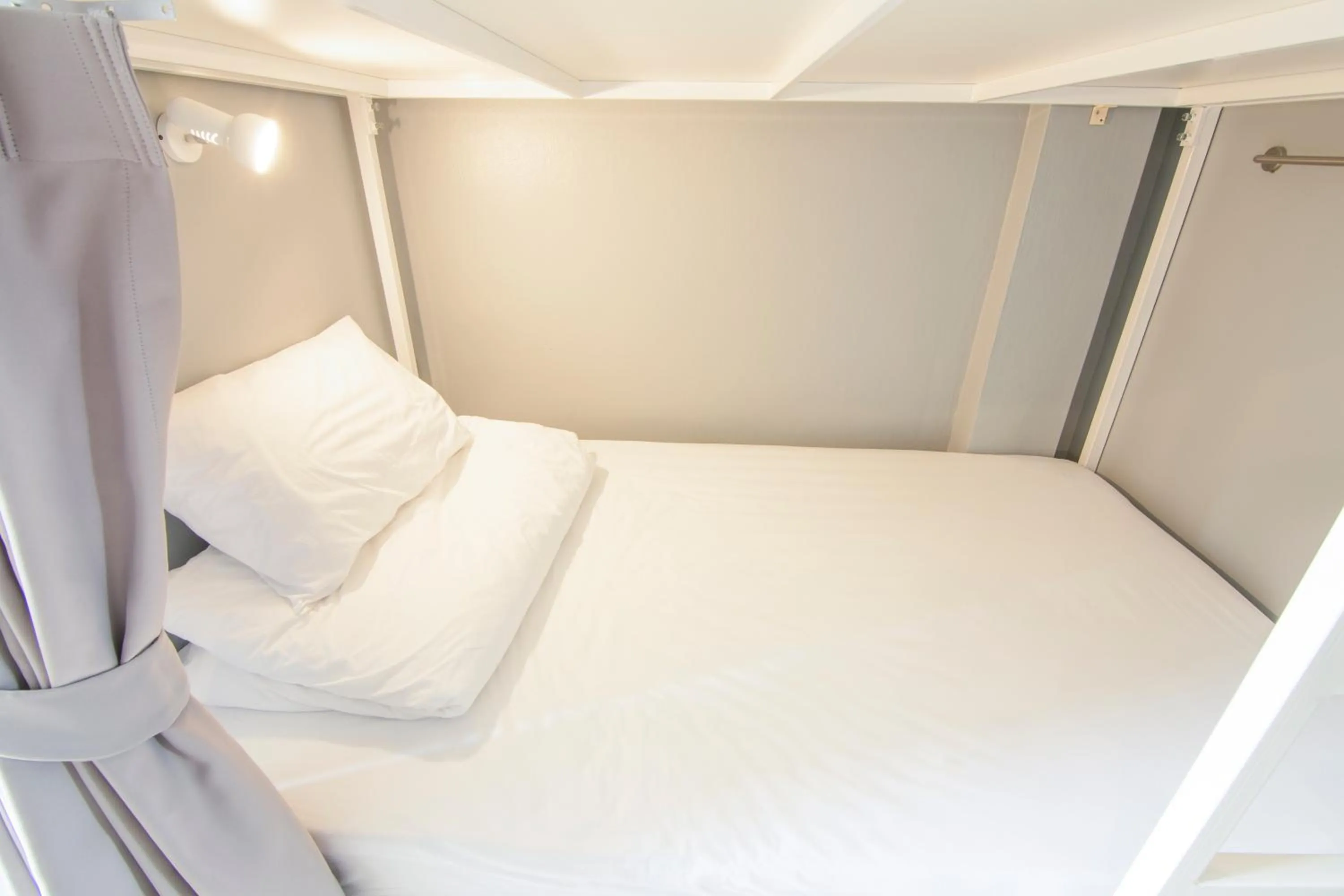 Bed in Ekanake hostel