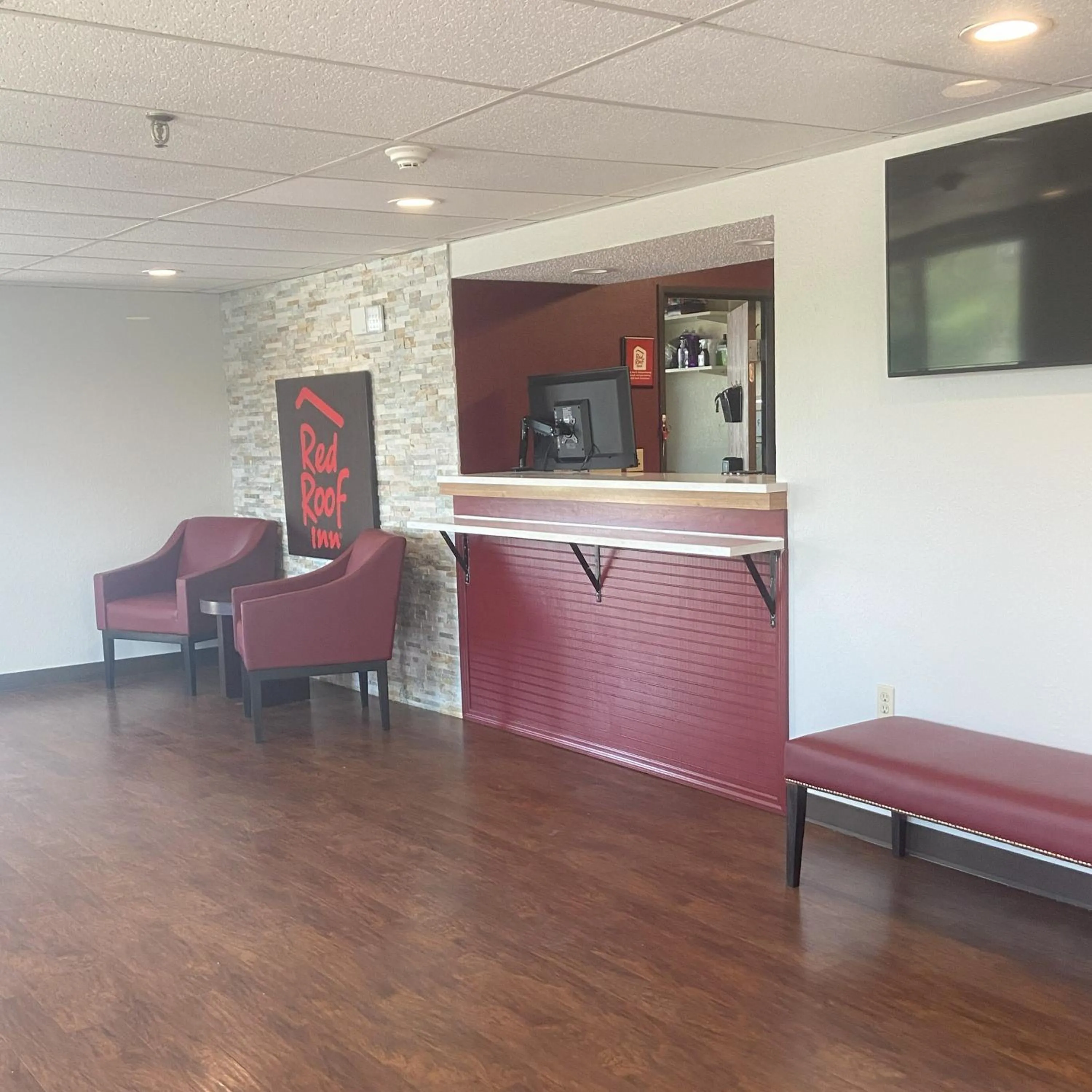 Lobby or reception in Red Roof Inn Queensbury