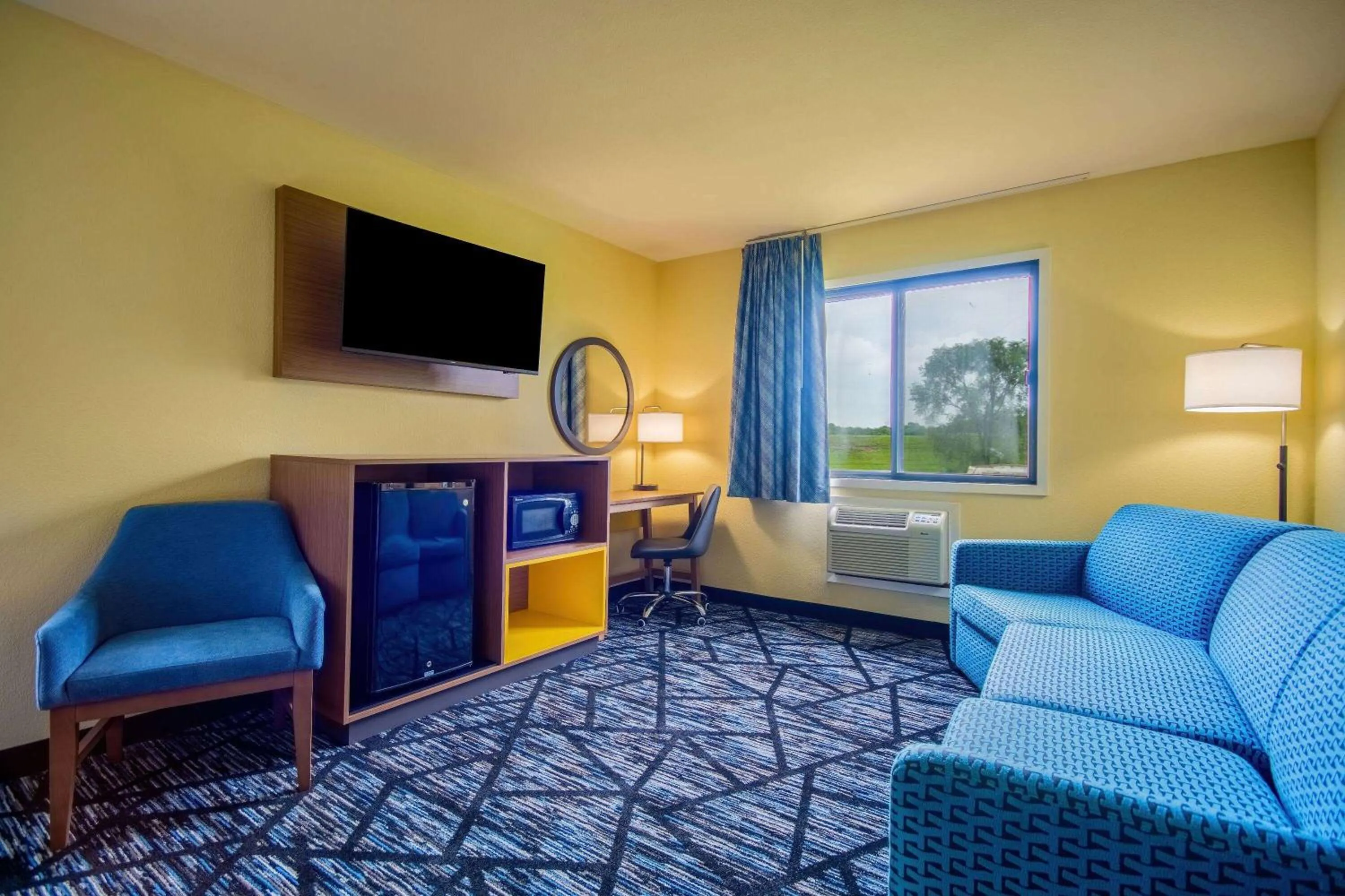 Photo of the whole room in Days Inn & Suites by Wyndham Waterloo
