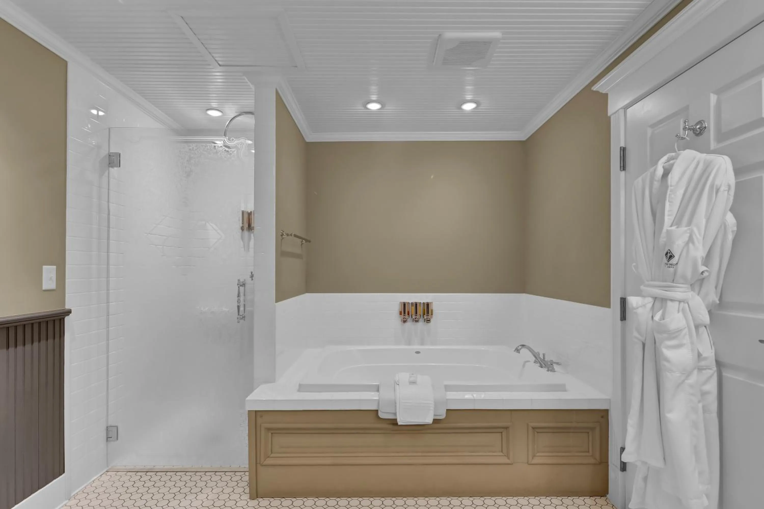 Bathroom in St James Hotel