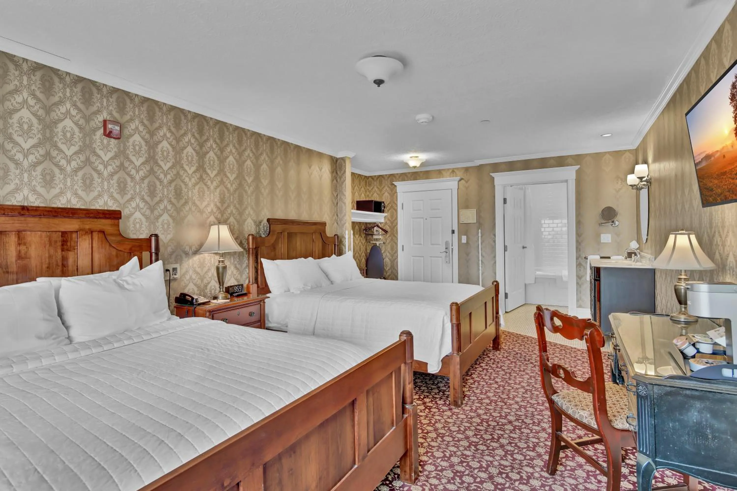 Bedroom, Bed in St James Hotel