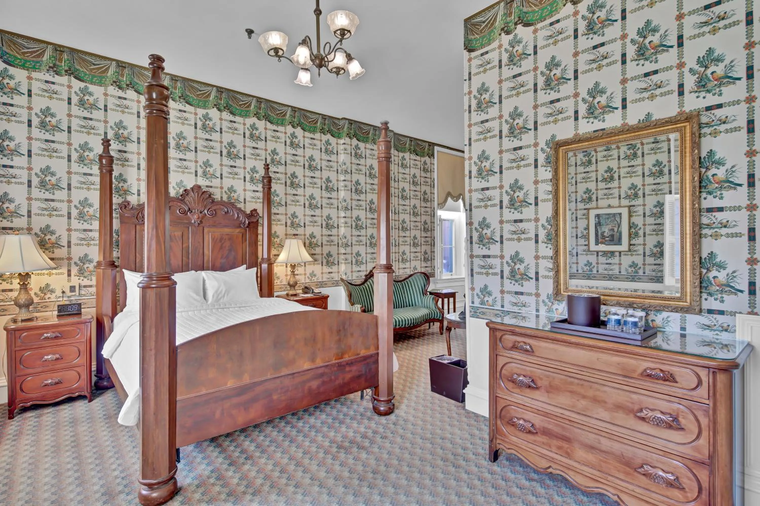 Bedroom, Bed in St James Hotel