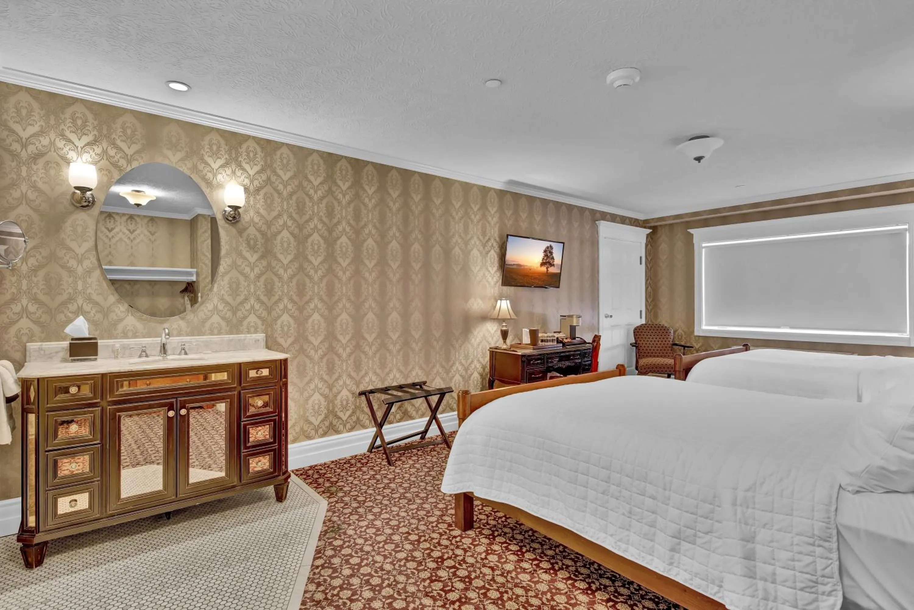 Bedroom, Bed in St James Hotel