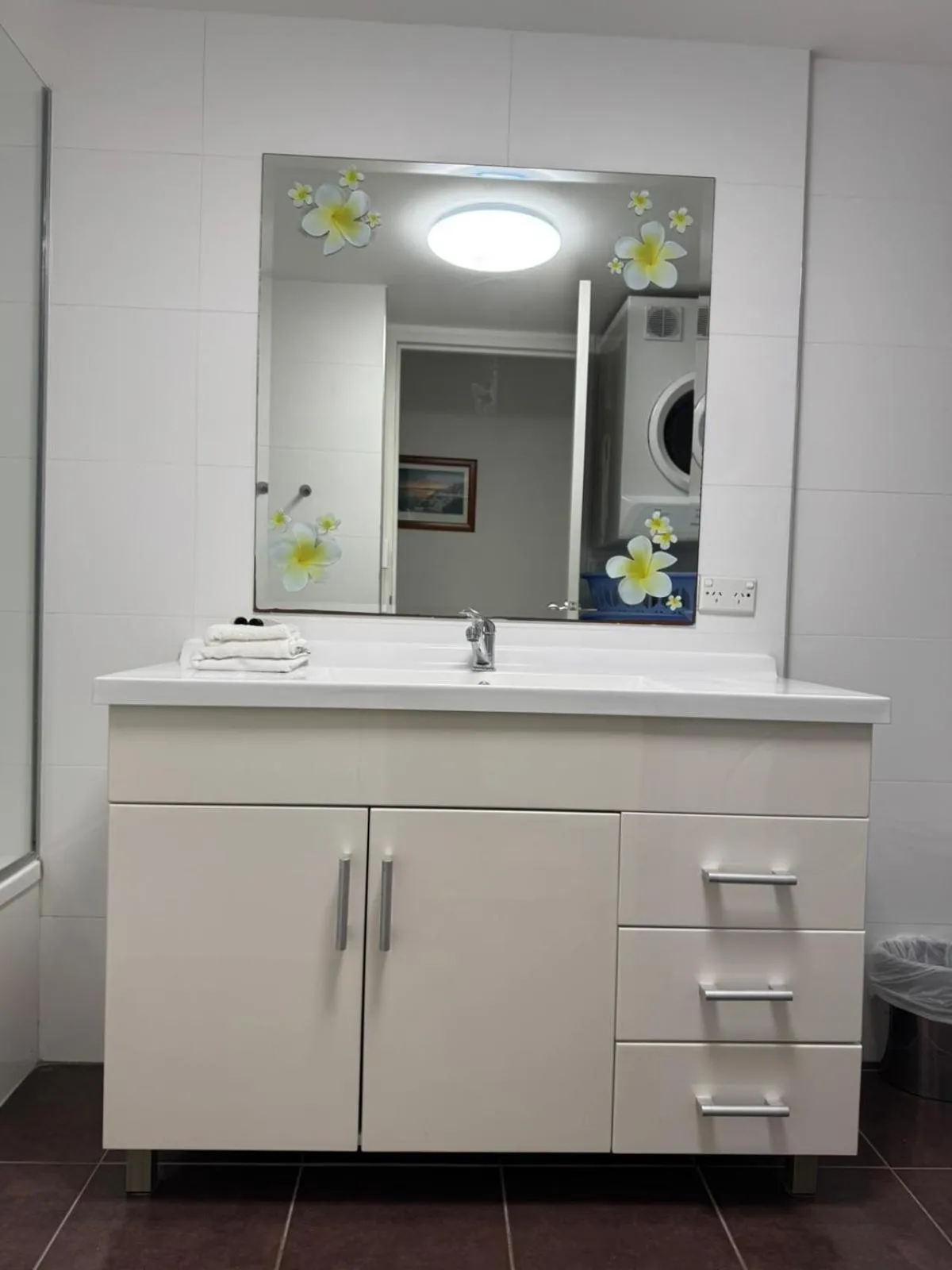 Pelican Cove Waterfront Apartment