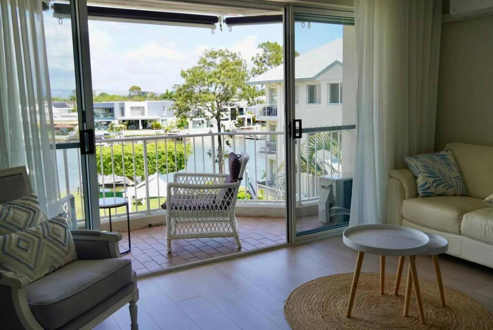 Pelican Cove Waterfront Apartment