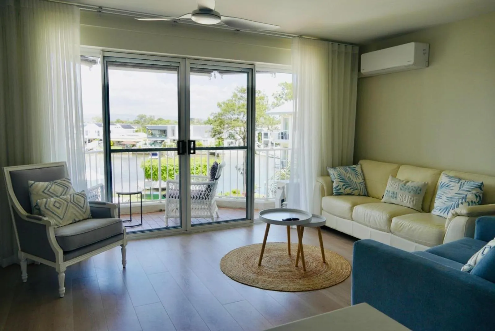 Pelican Cove Waterfront Apartment