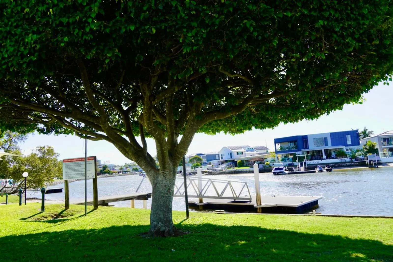 Pelican Cove Waterfront Apartment