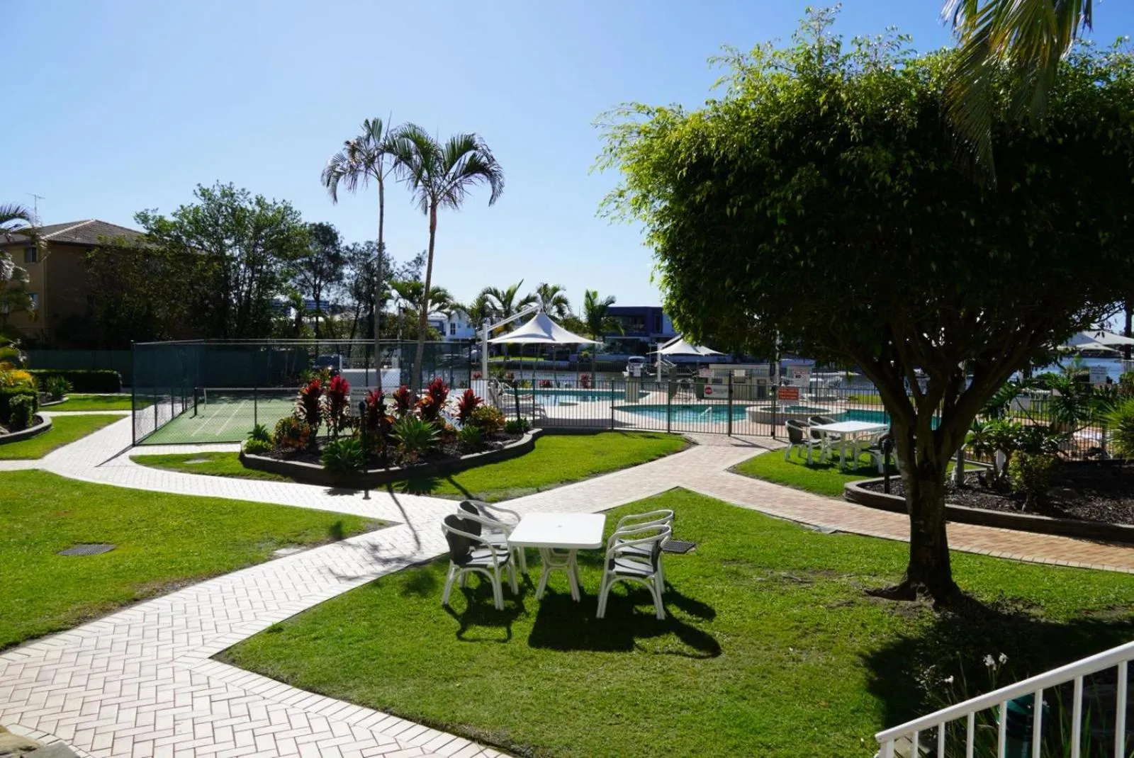 Pelican Cove Waterfront Apartment