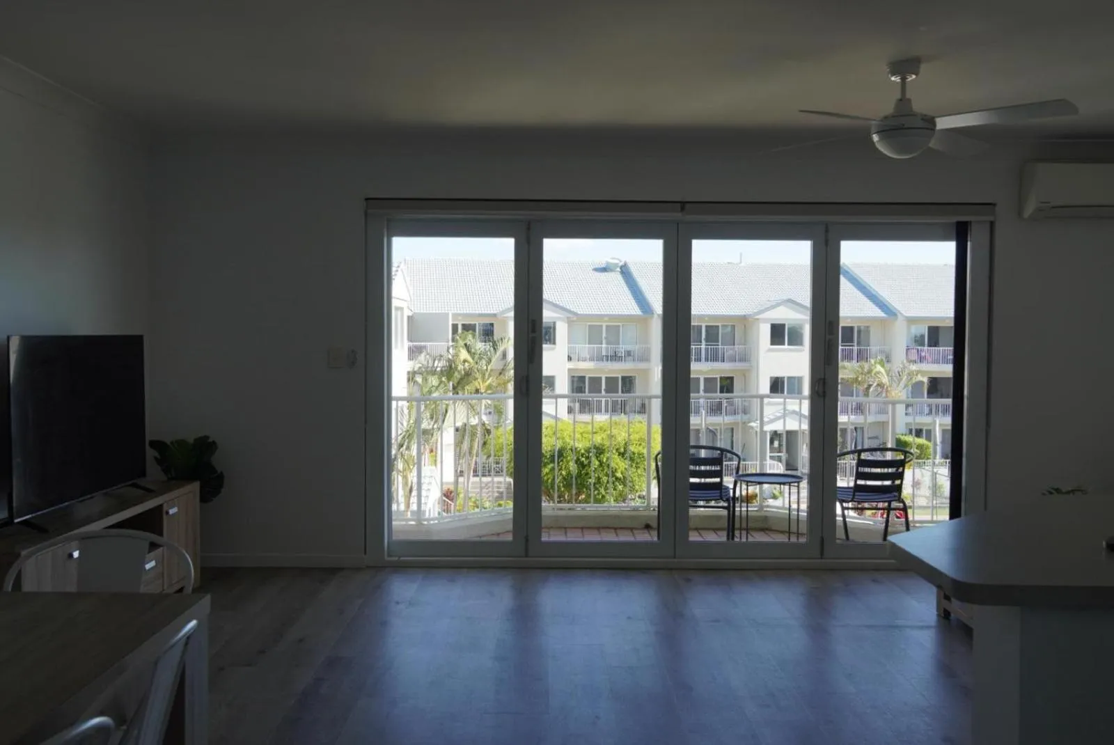 Pelican Cove Waterfront Apartment
