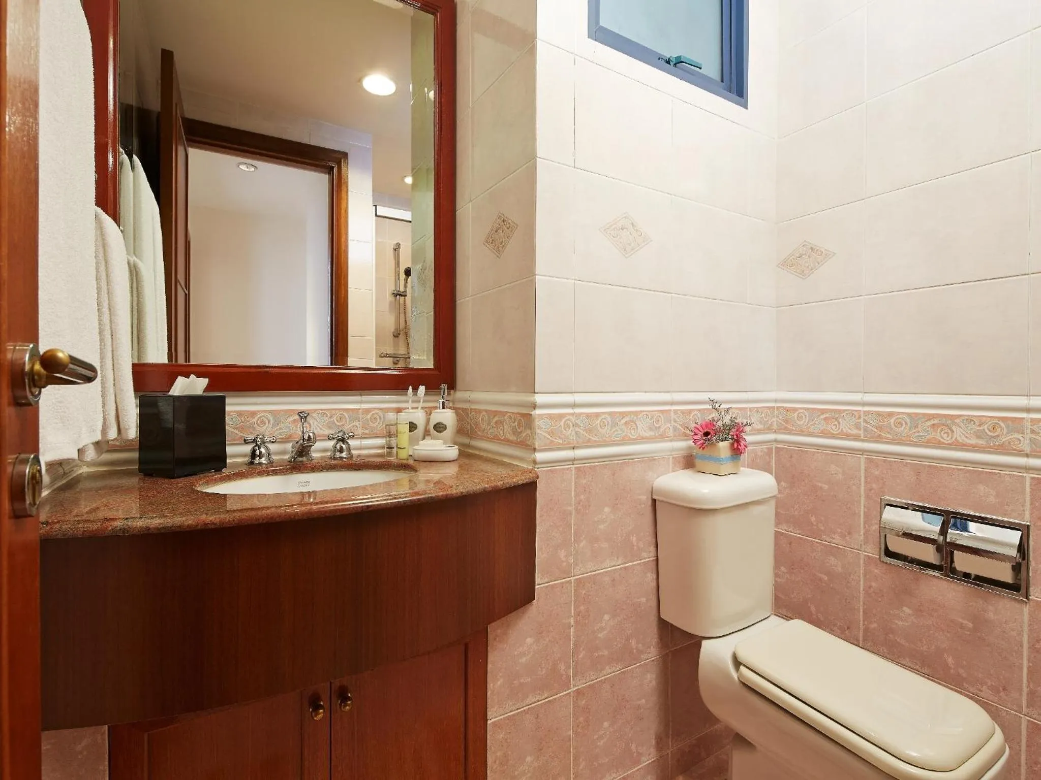 Bathroom in Village Residence Robertson Quay by Far East Hospitality