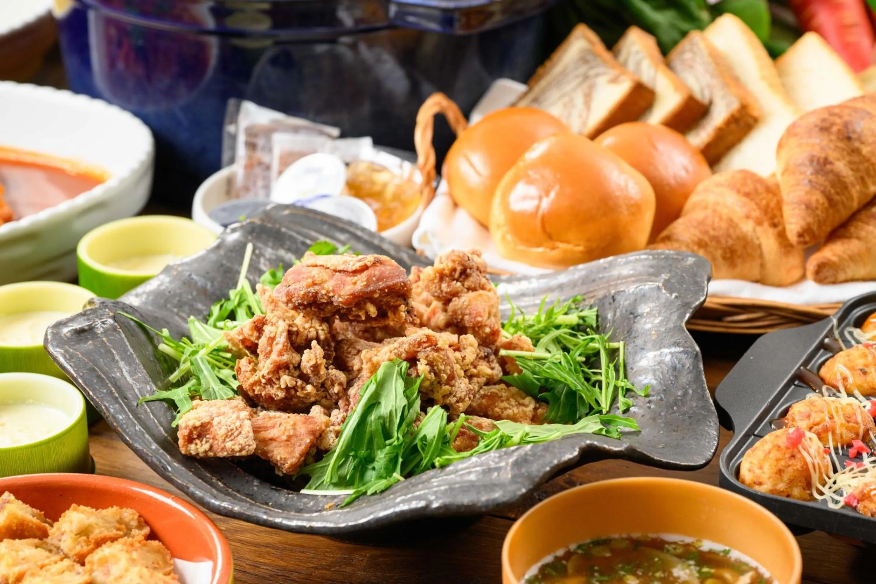 Restaurant/places to eat in Hotel Kansai