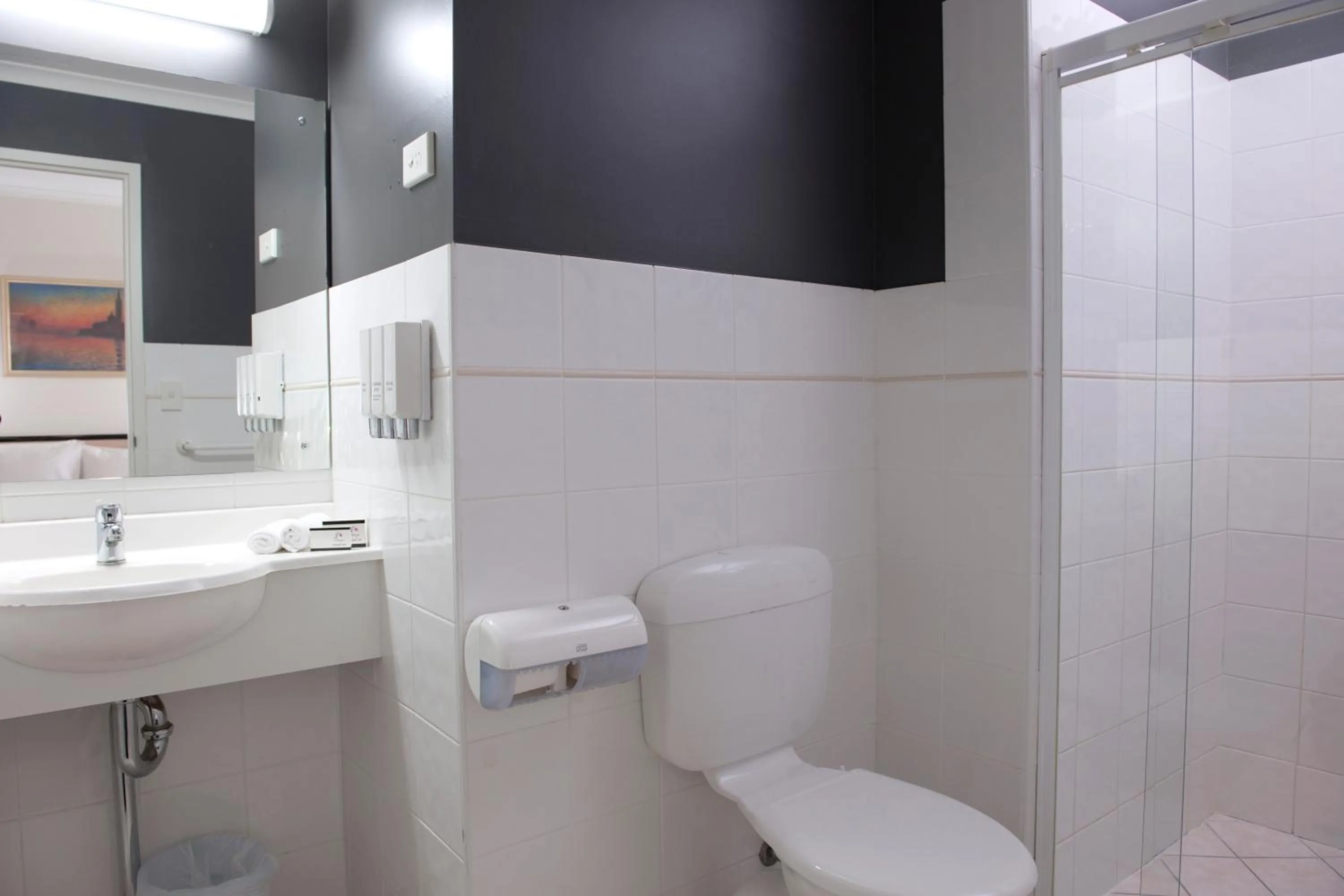 Bathroom in Adelaide Riviera Hotel