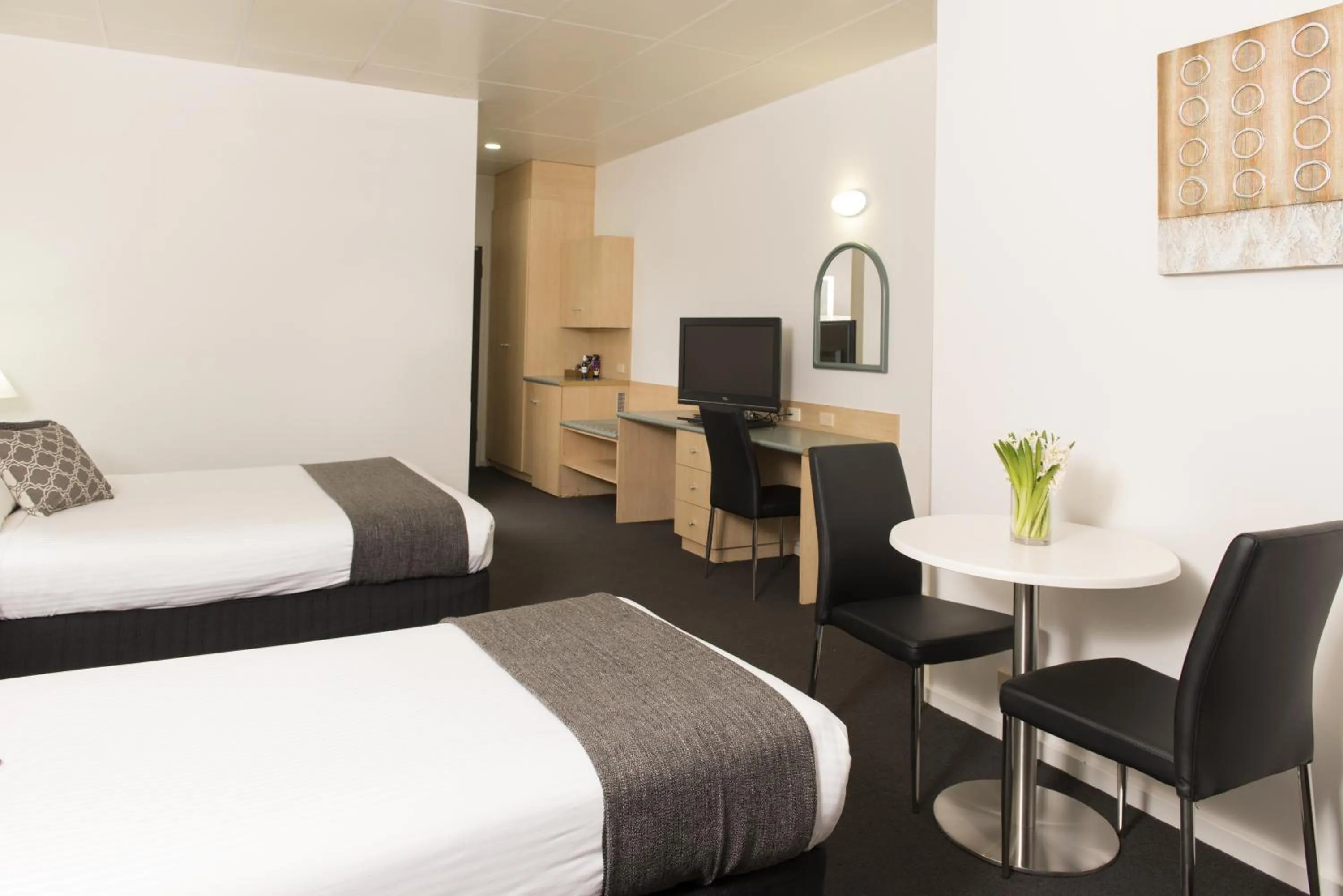 Bedroom, Bed in Adelaide Riviera Hotel