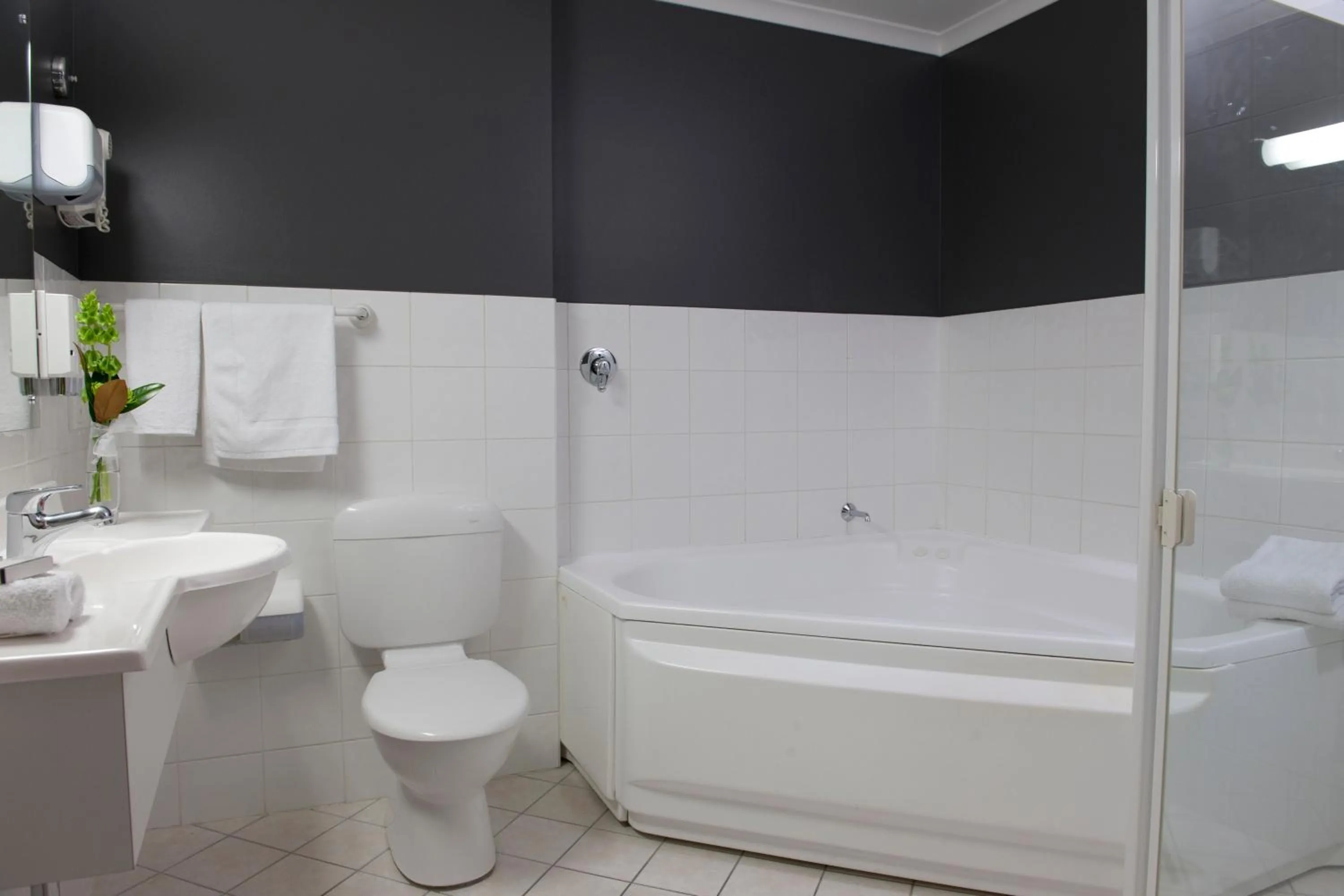 Bathroom in Adelaide Riviera Hotel