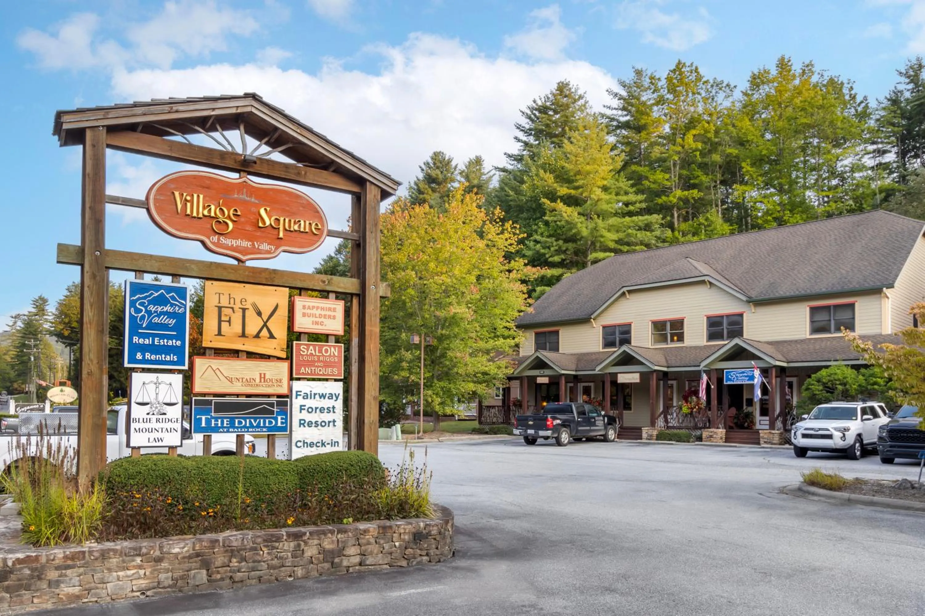 Property building in Fairway Forest