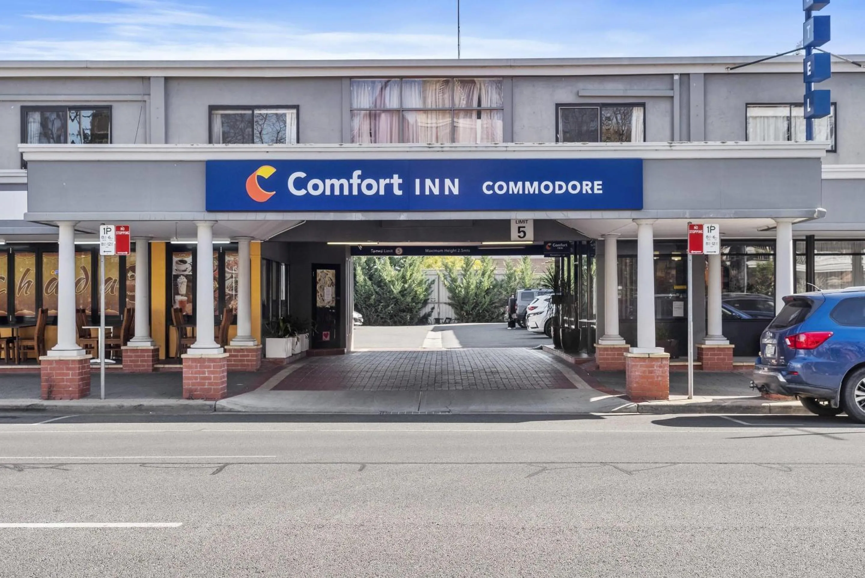 Property building in Comfort Inn Commodore Albury
