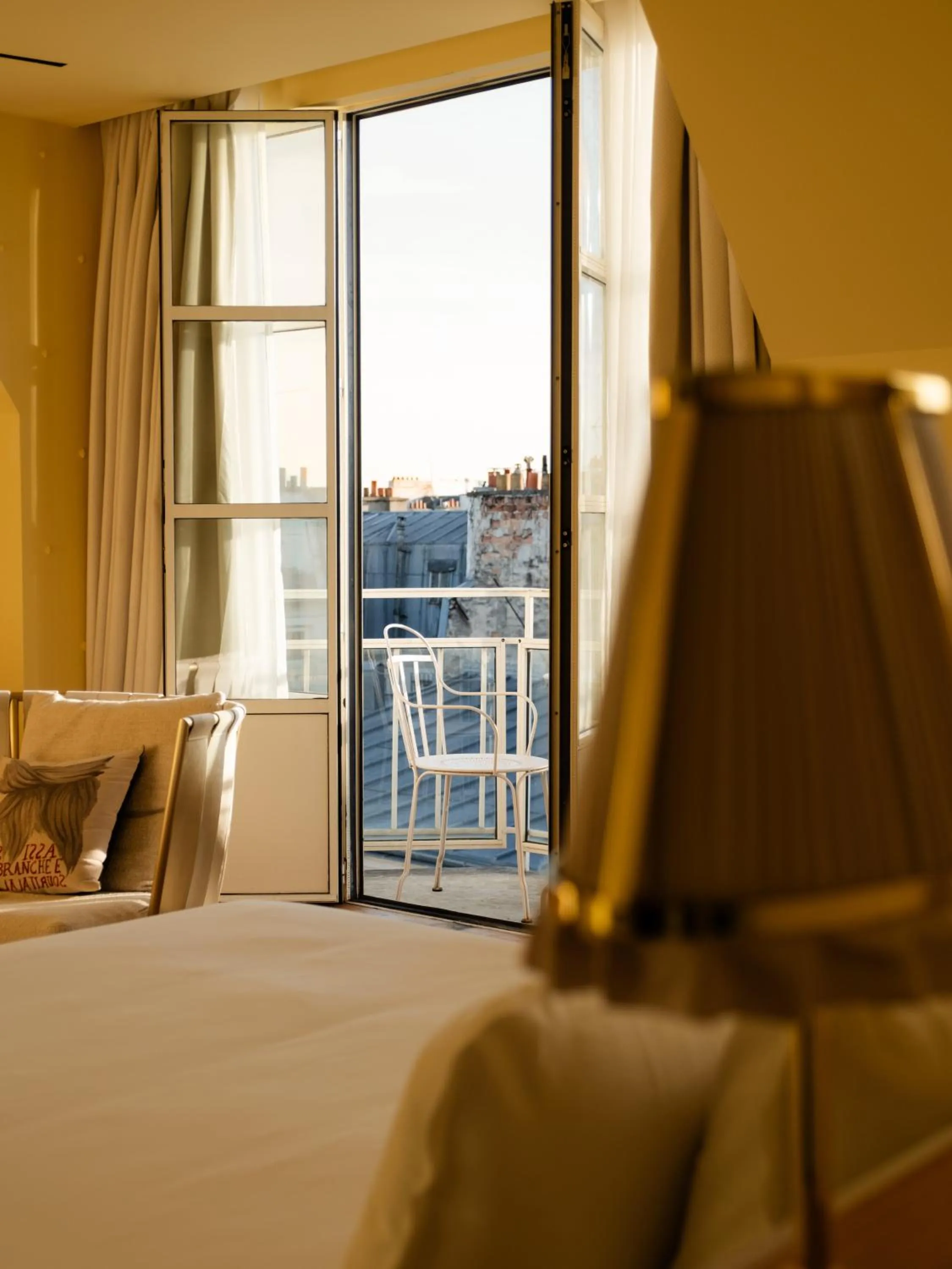 Balcony/Terrace, Bed in 9Confidentiel