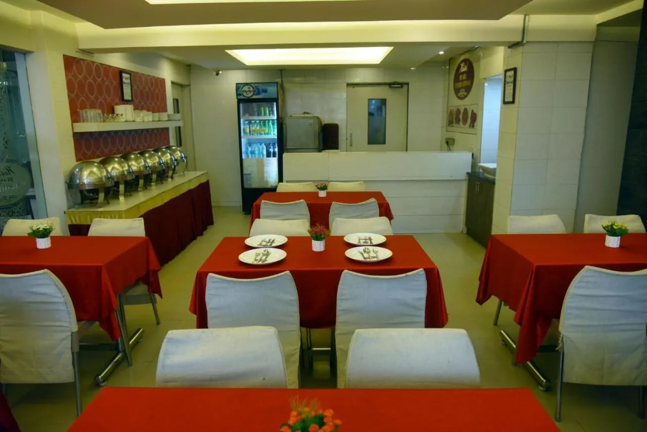 Continental breakfast in Hotel Pearl International