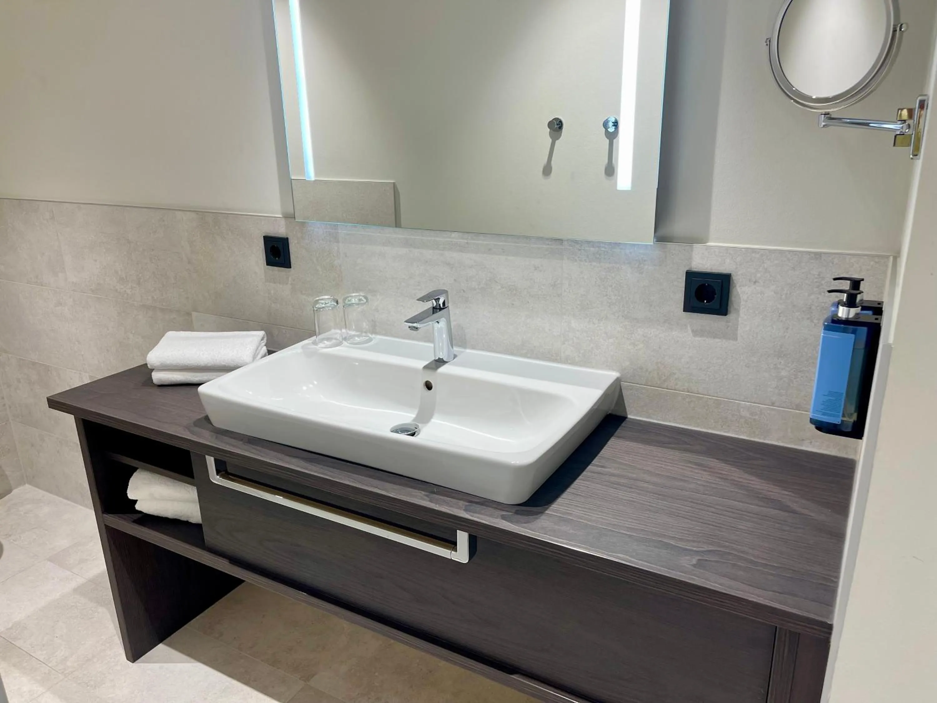 Bathroom in Maremüritz Yachthafen Resort