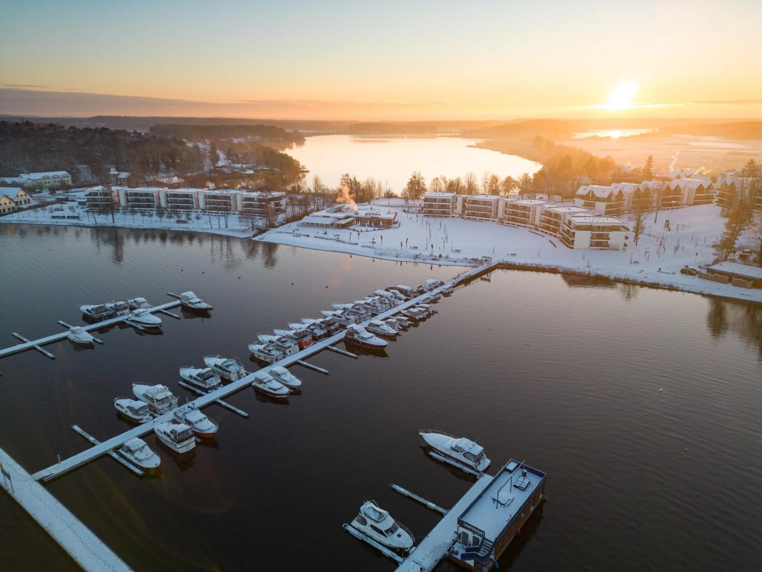 Property building in Maremüritz Yachthafen Resort