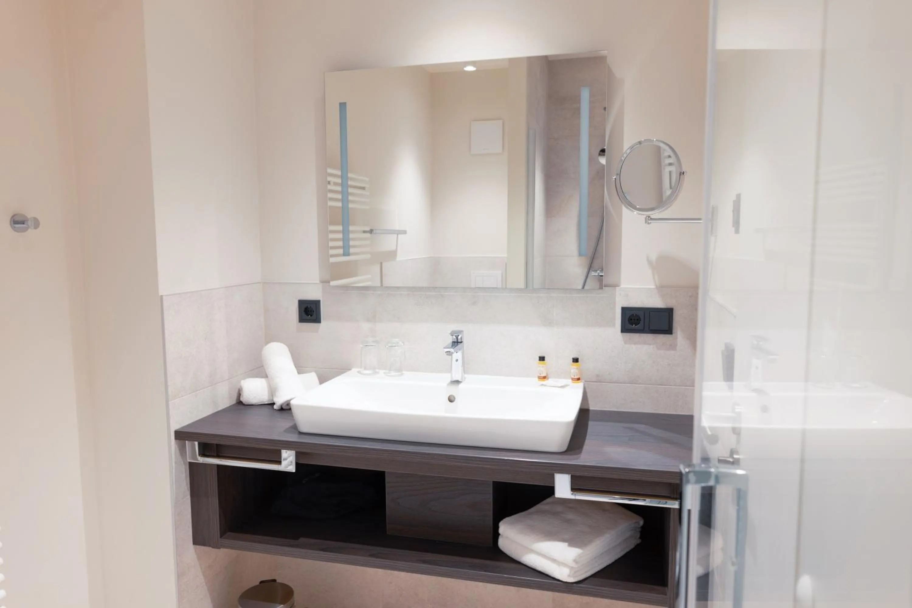 Bathroom in Maremüritz Yachthafen Resort