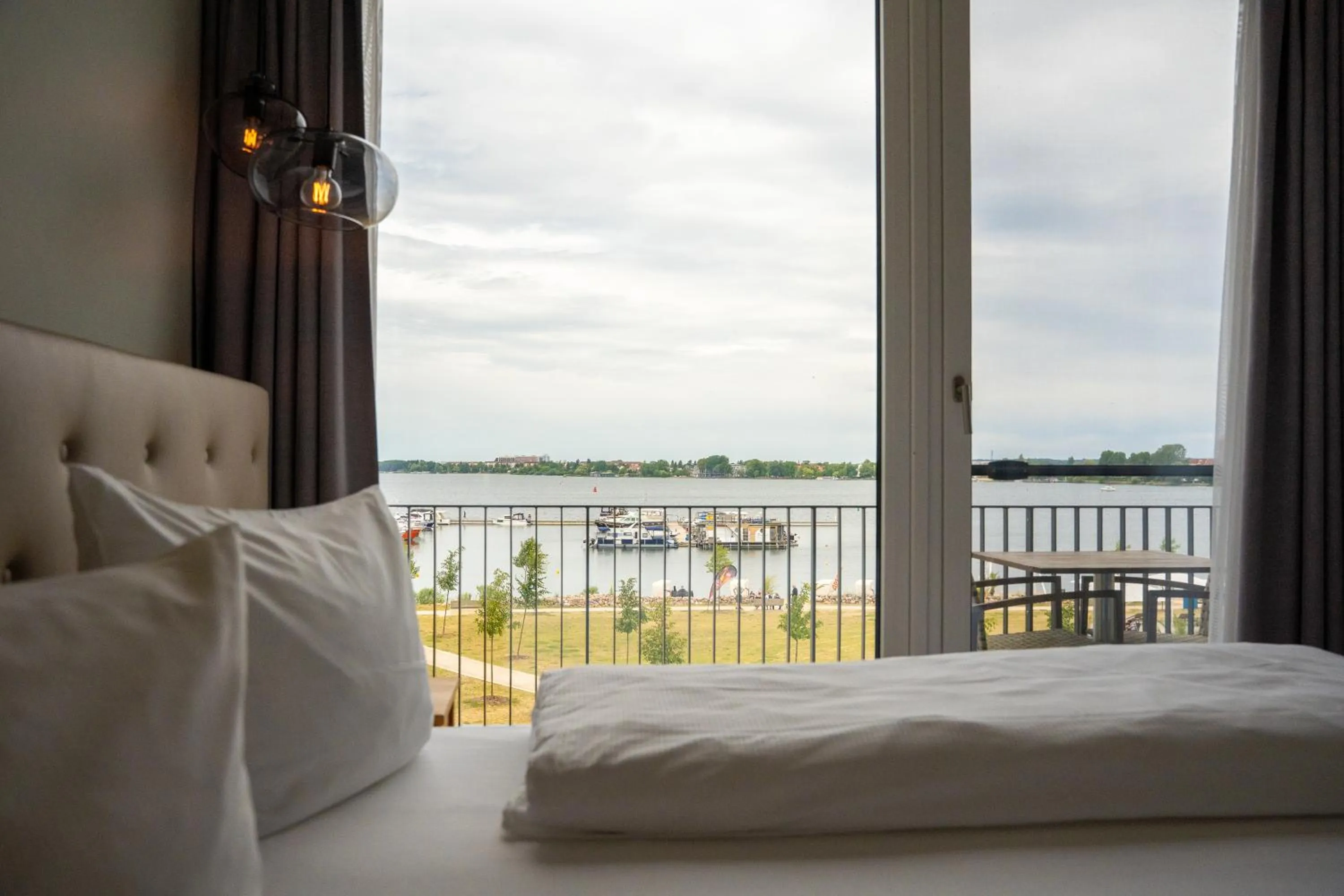 Bedroom, Bed in Maremüritz Yachthafen Resort