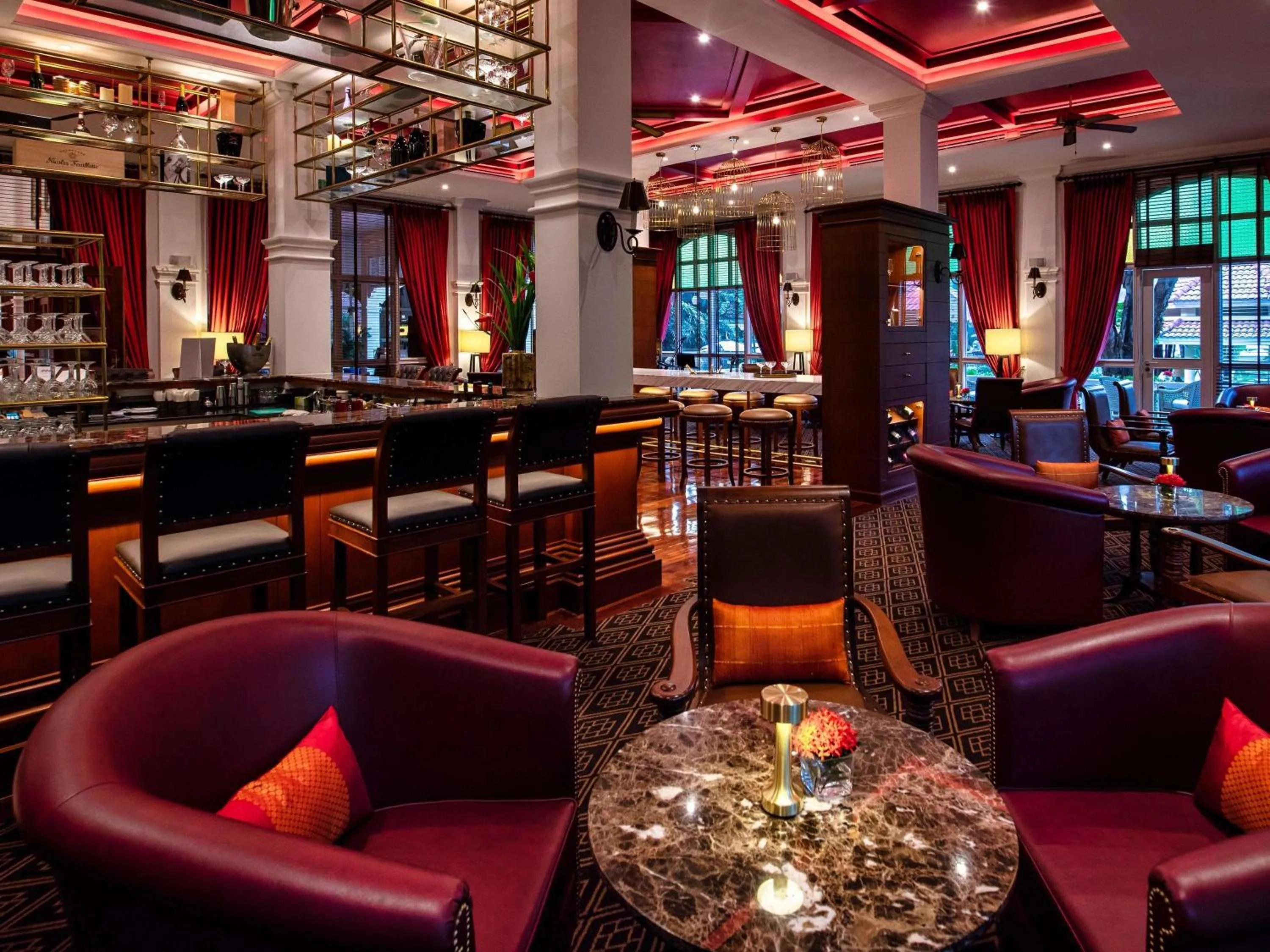 Lounge or bar in Sofitel Angkor Phokeethra Golf & Spa Resort