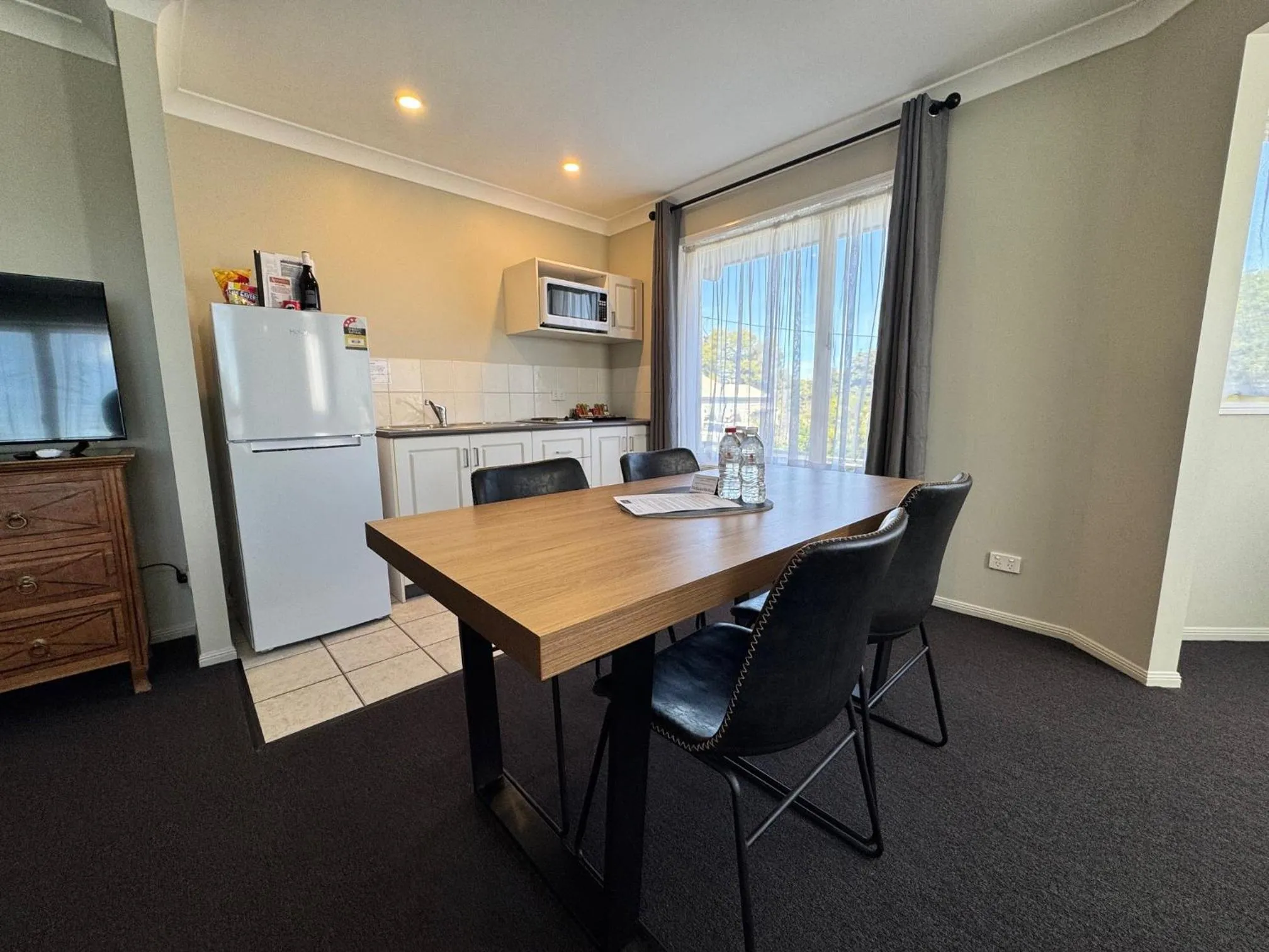 Kitchen or kitchenette in Ambassador On Ruthven