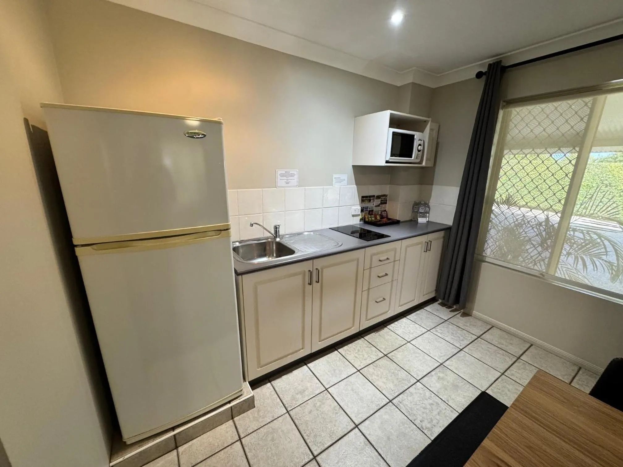 Kitchen or kitchenette in Ambassador On Ruthven