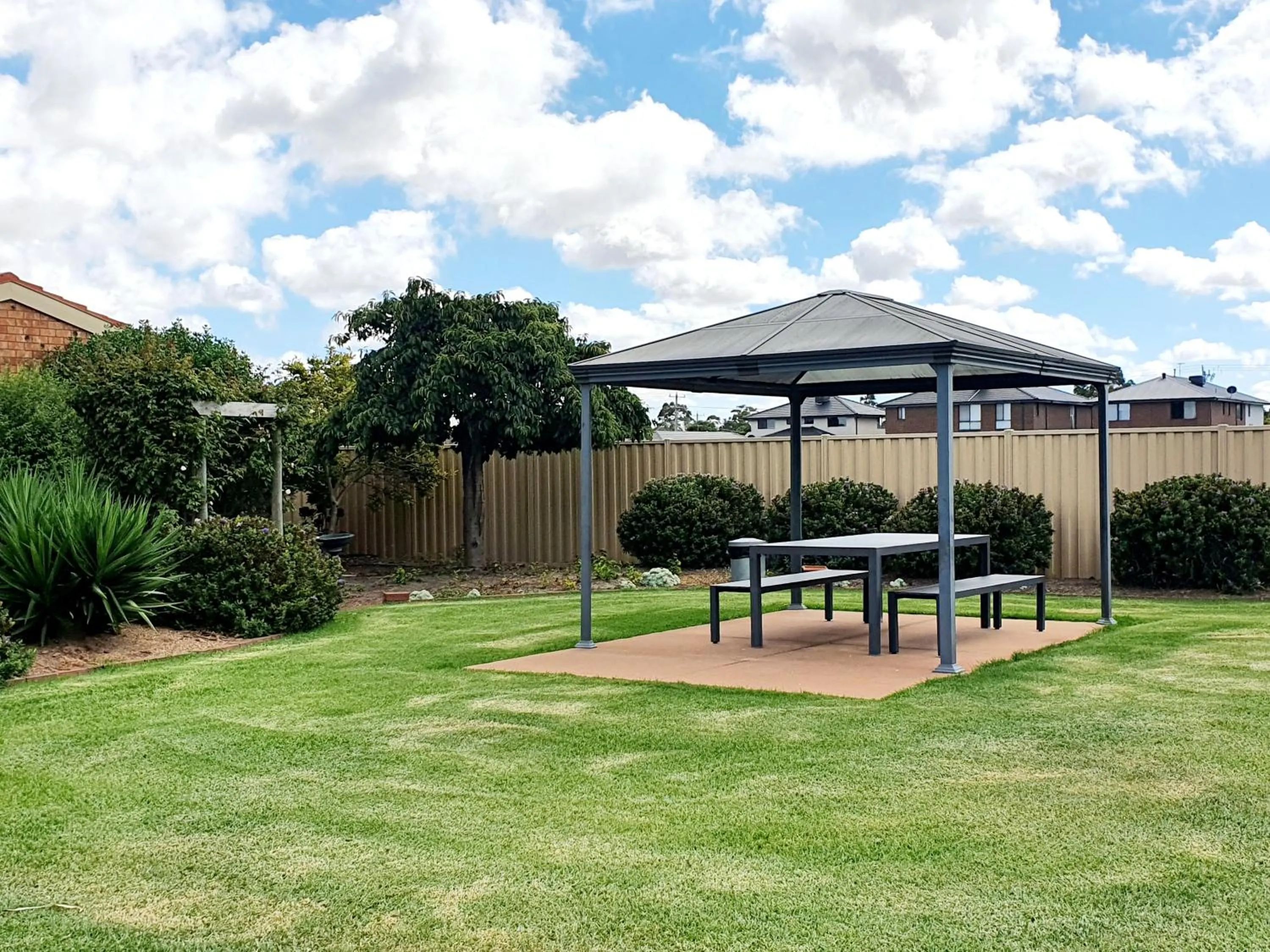 BBQ facilities in Werribee Park Motor Inn