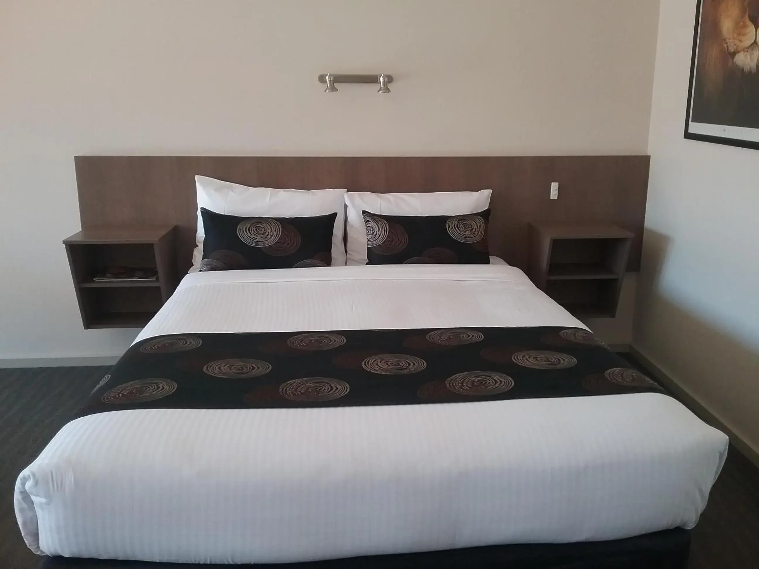 Two Bedroom Family Suite in Werribee Park Motor Inn Two Bedroom Family Suite in Werribee Park Motor Inn