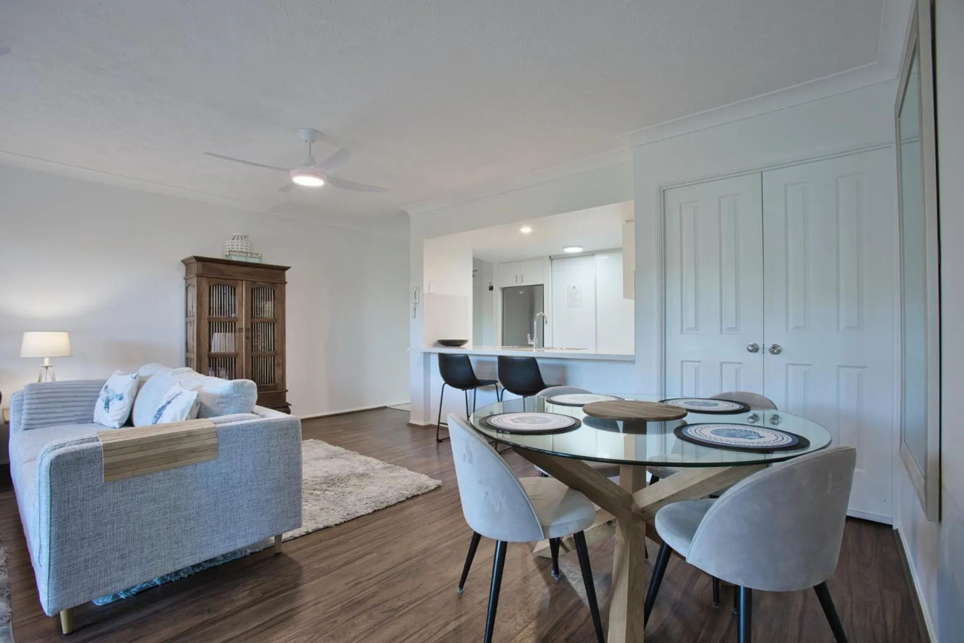 Living room in Bila Vista Kirra Beachside Apartments