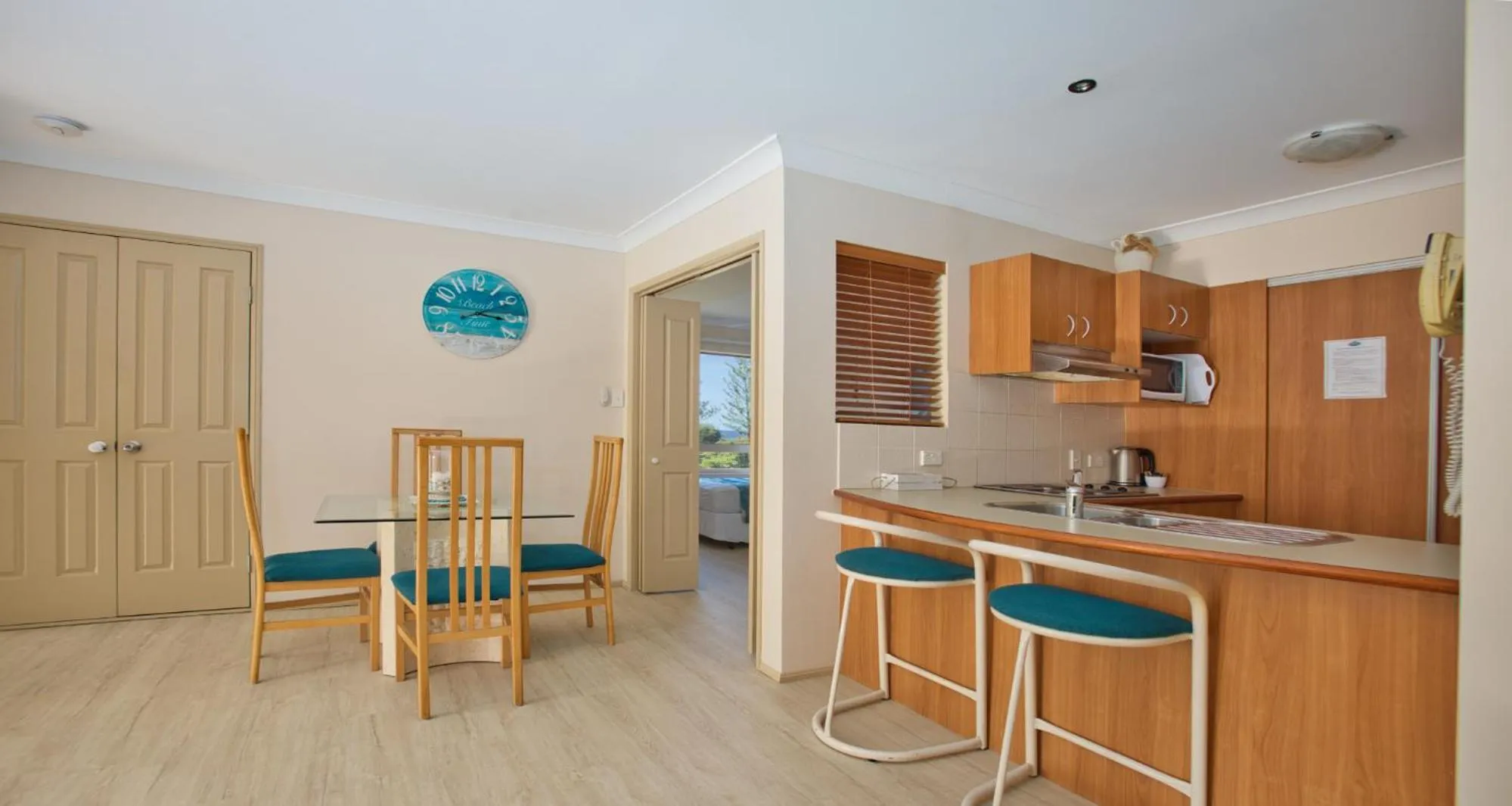 Kitchen or kitchenette in Bila Vista Kirra Beachside Apartments