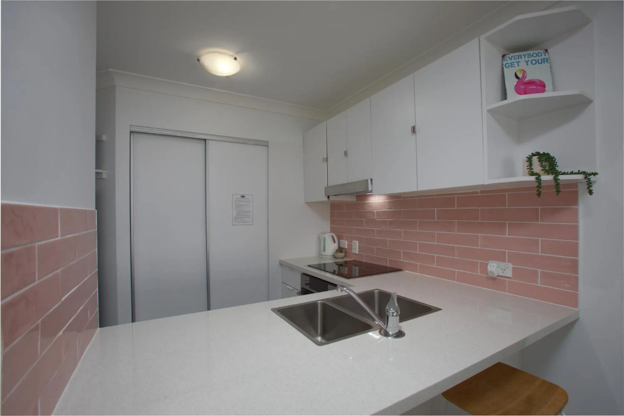 Kitchen or kitchenette in Bila Vista Kirra Beachside Apartments