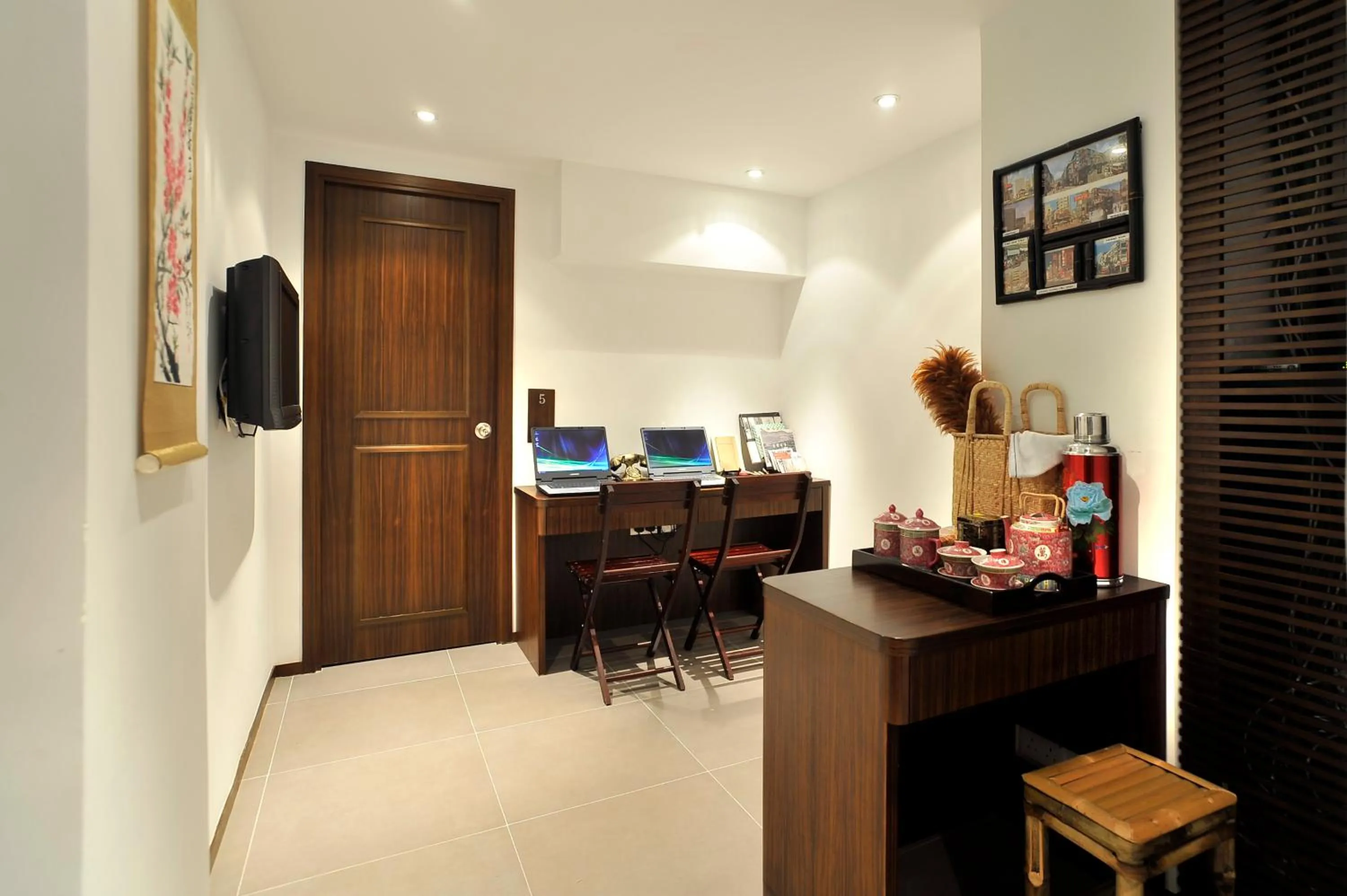 Business facilities in Mingle by The Park