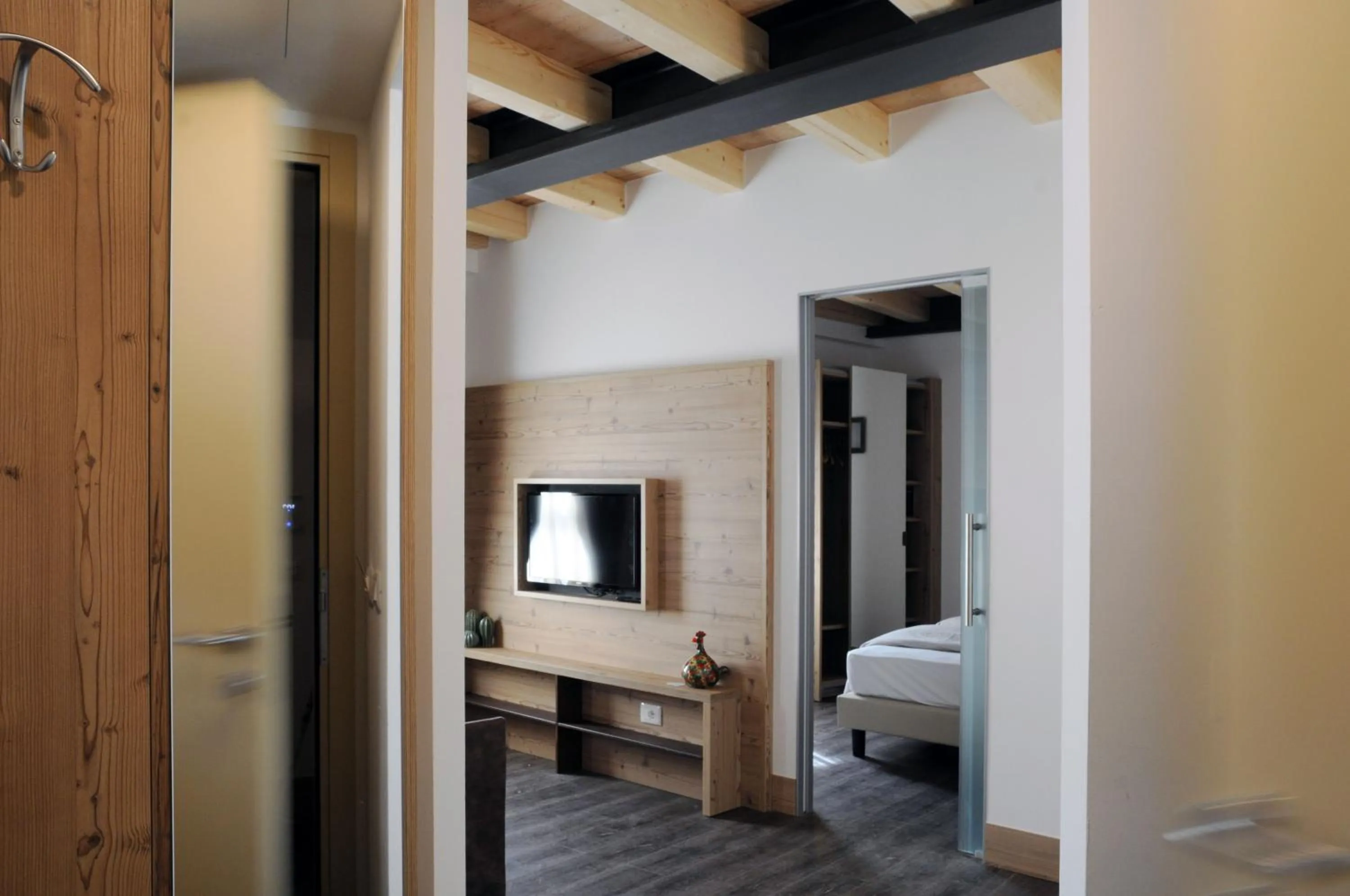 TV and multimedia, Bed in TOURING HOTEL & SPA