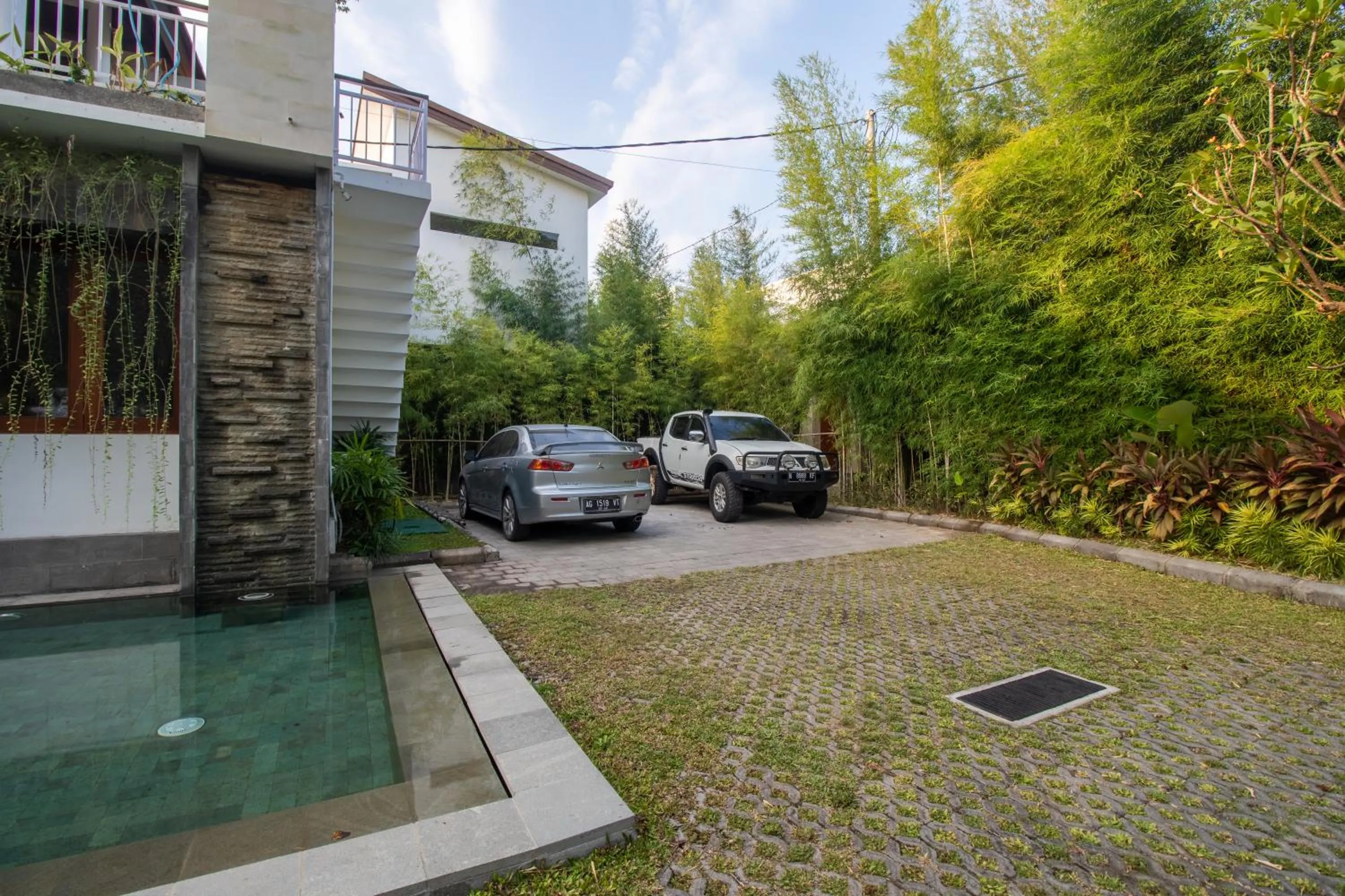 Parking in Sayang Sanur Terrace House