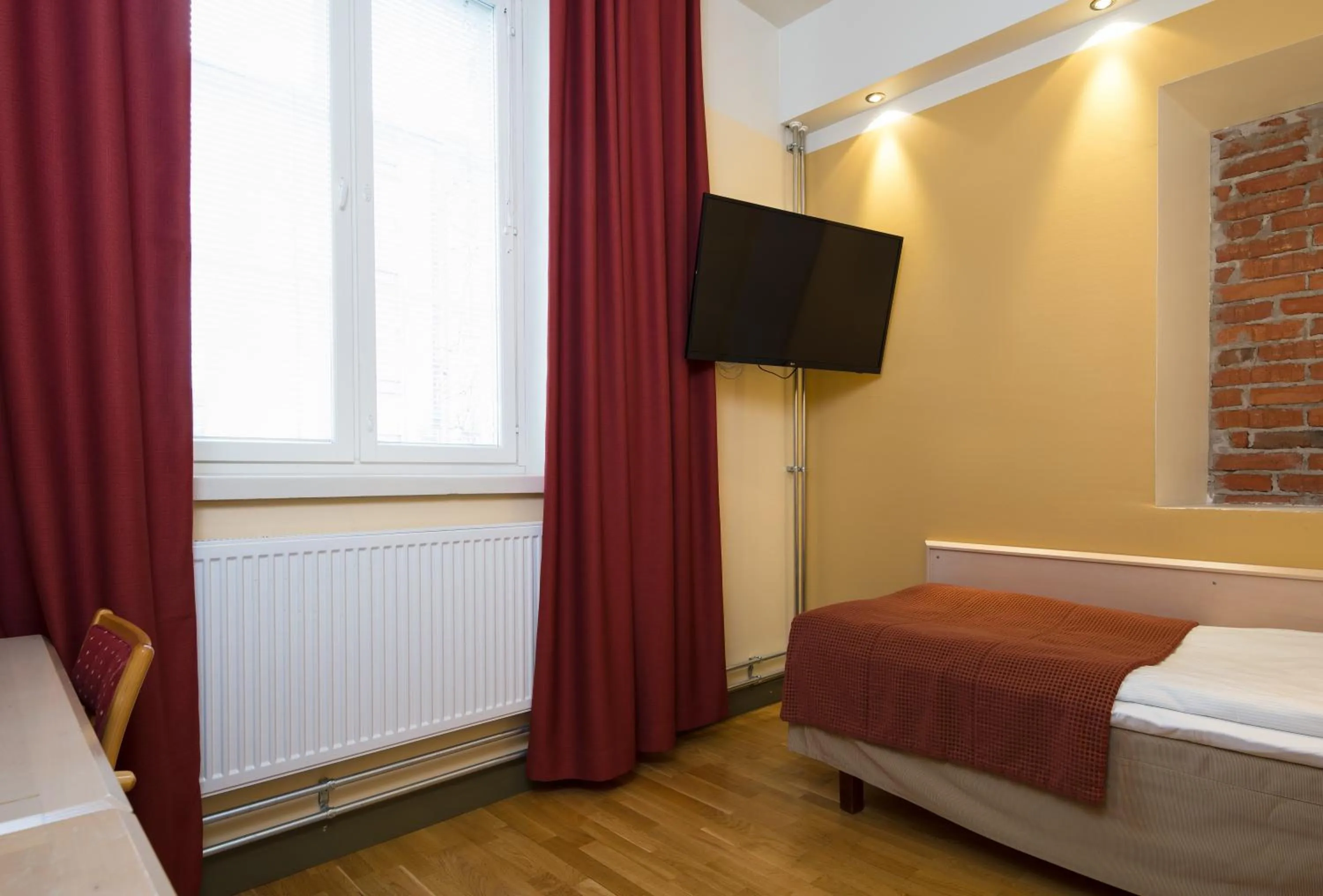 Photo of the whole room, Bed in Hotelli Ville