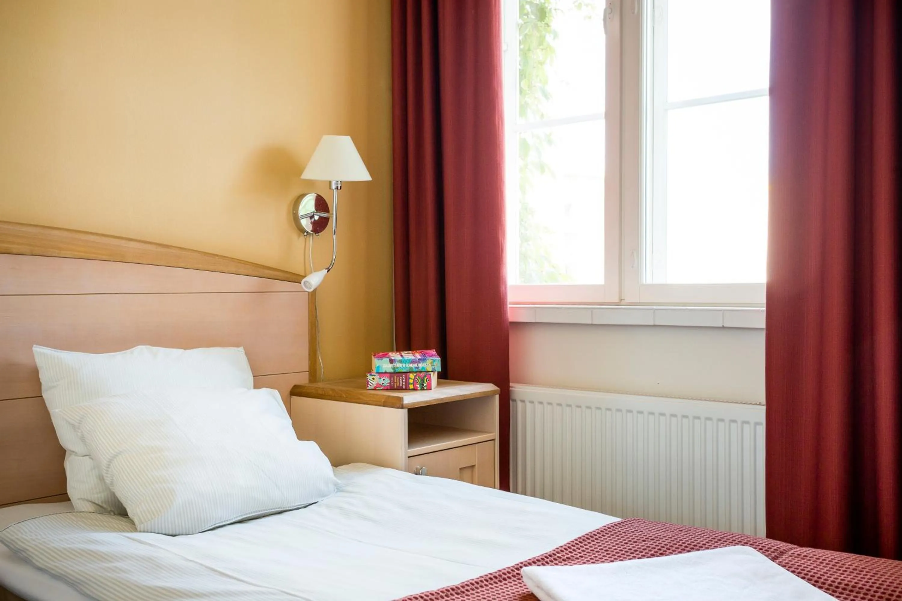 Decorative detail, Bed in Hotelli Ville