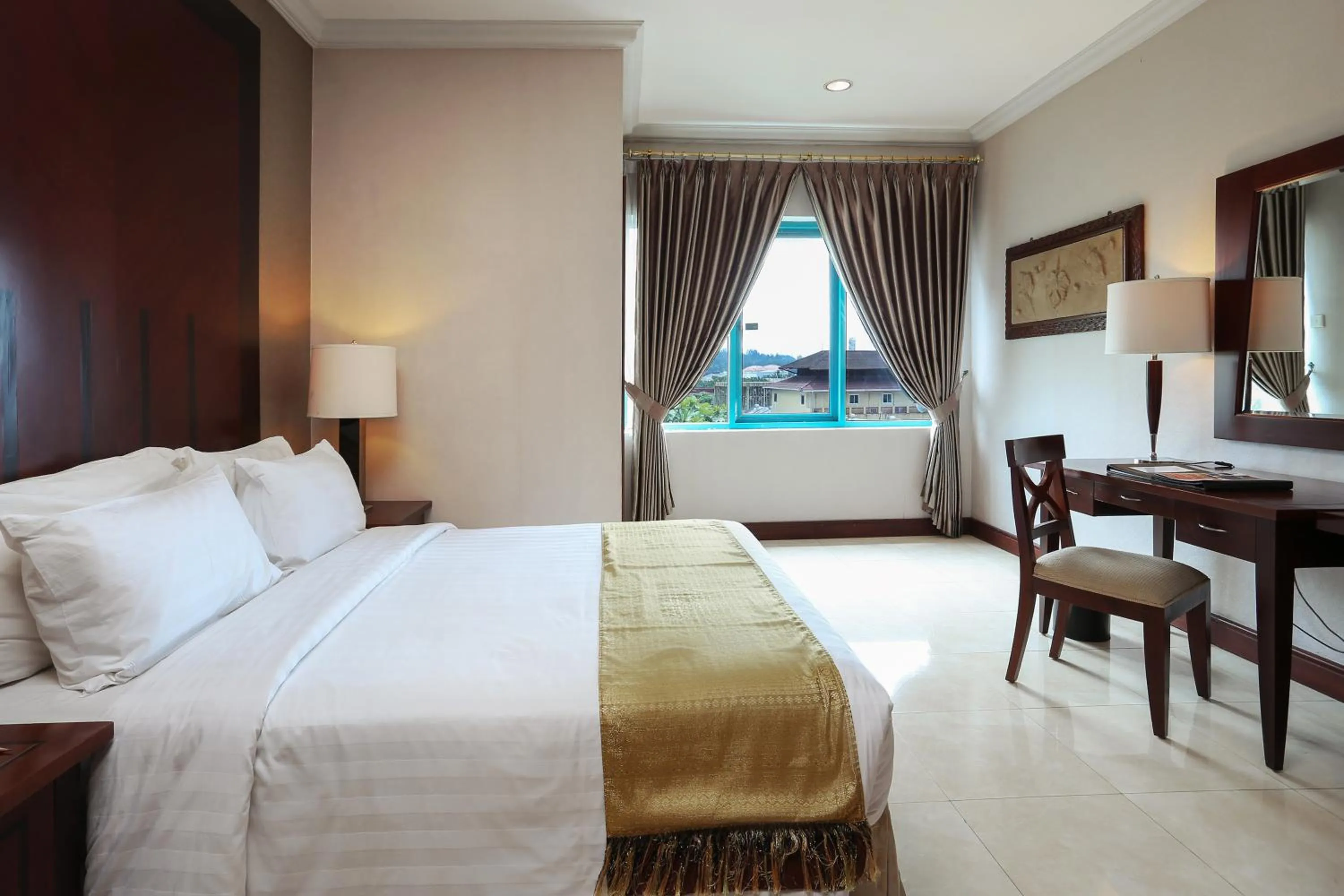 Bedroom, Bed in Blue Sky Hotel Balikpapan