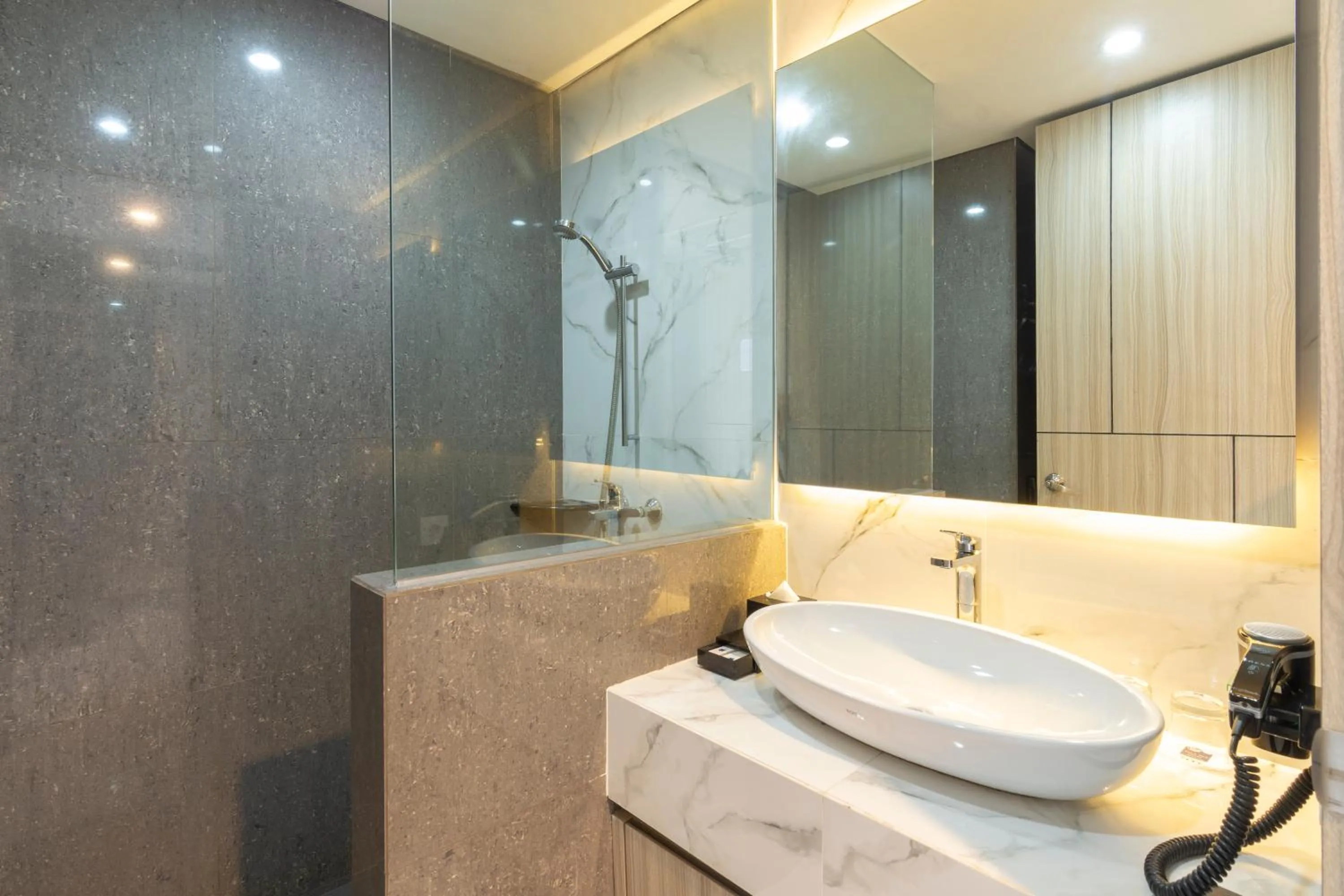 Business Twin Bed in Blue Sky Hotel Balikpapan