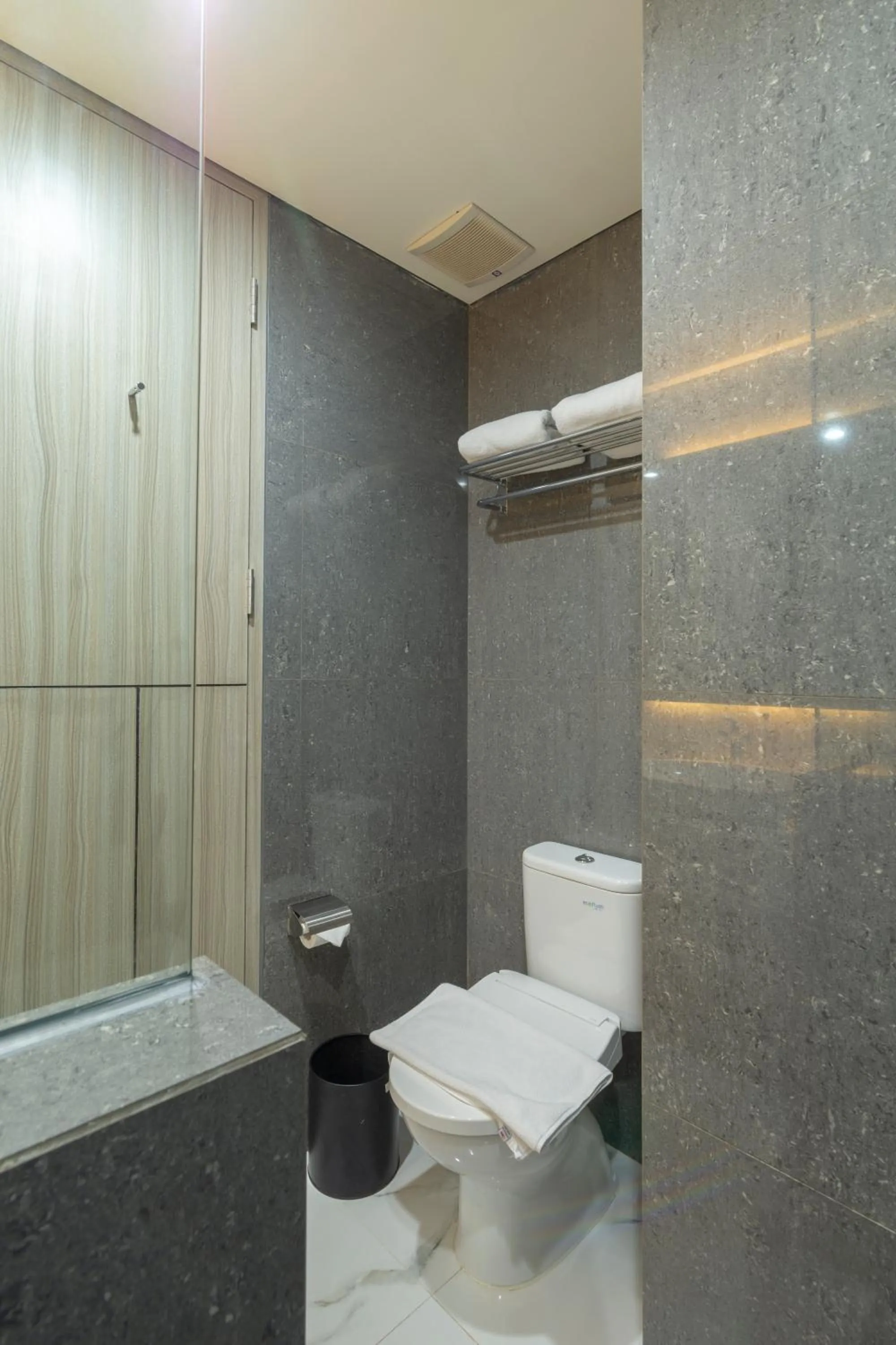 Toilet in Blue Sky Hotel Balikpapan